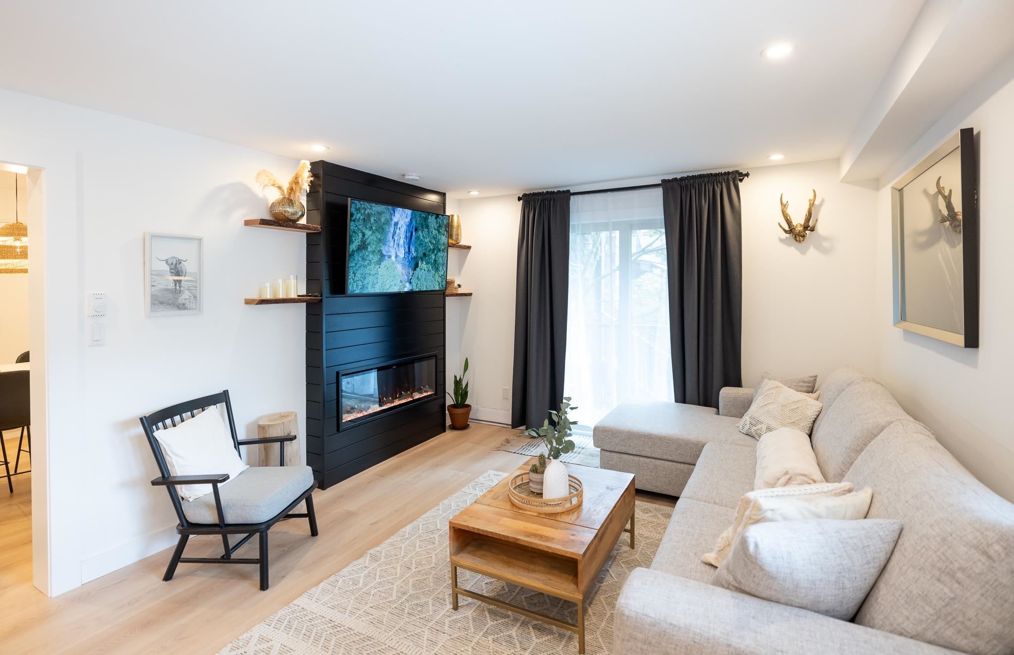 100 2021 KAREN CRESCENT, R3118553, BC,
