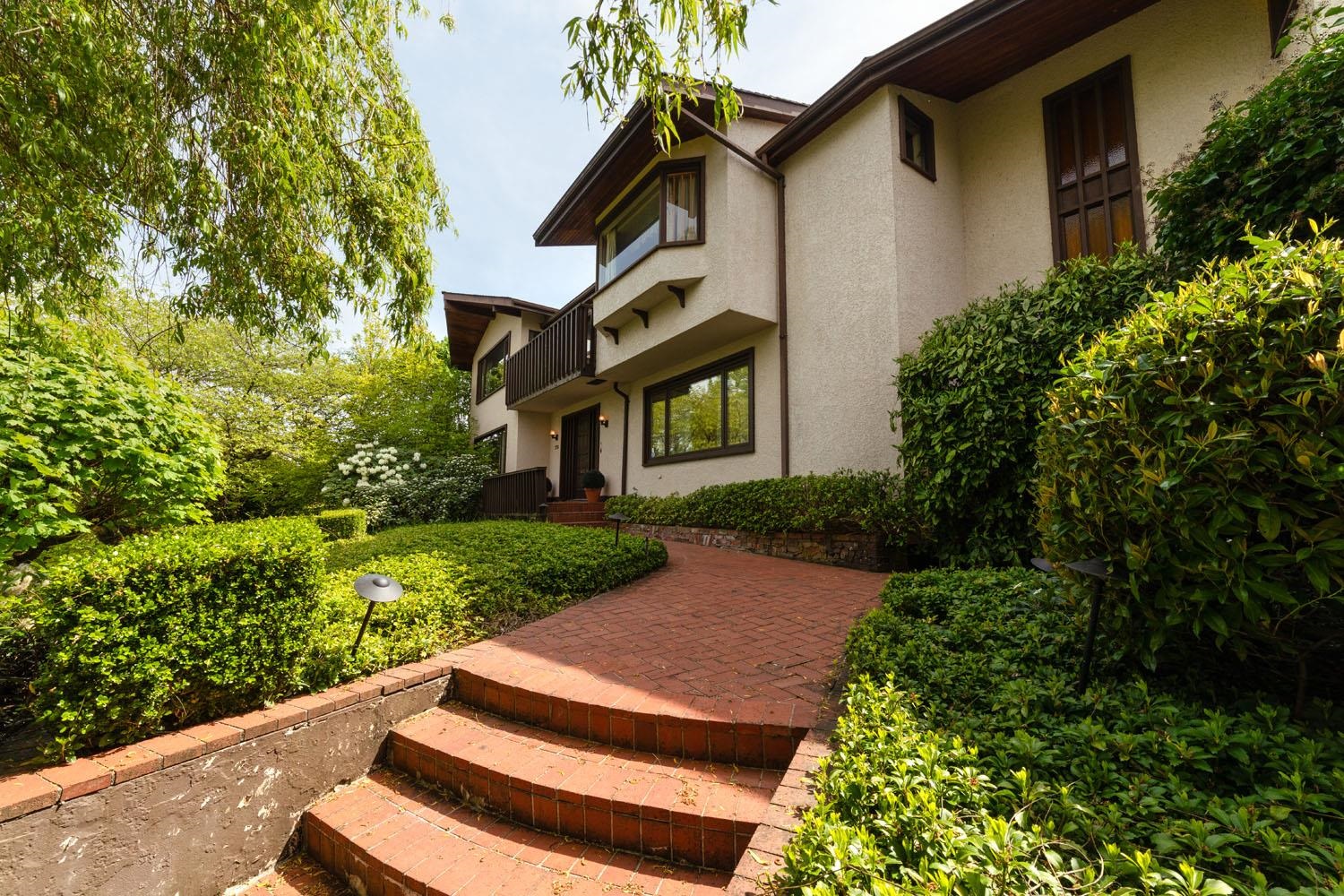 2296 W 32ND AVENUE, Vancouver BC V6L 2B2, R3118587, BC,