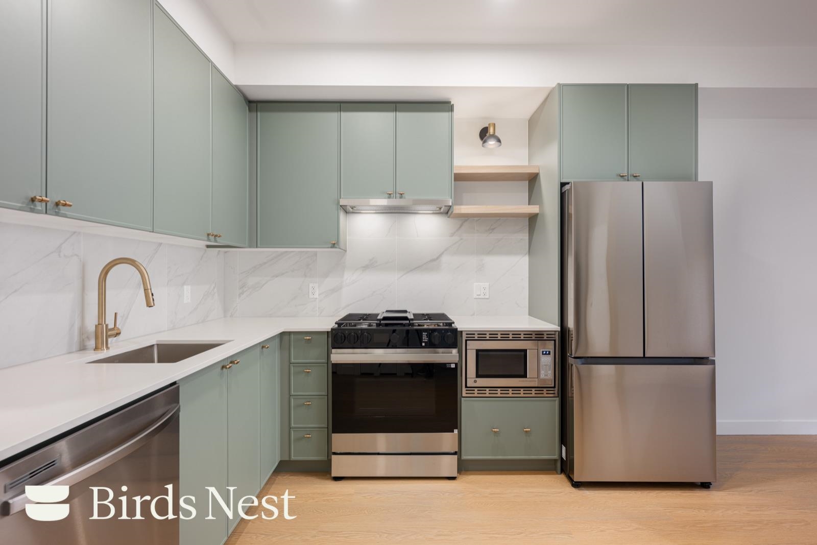 211 215 MCBAY LANE, R3119052, BC,