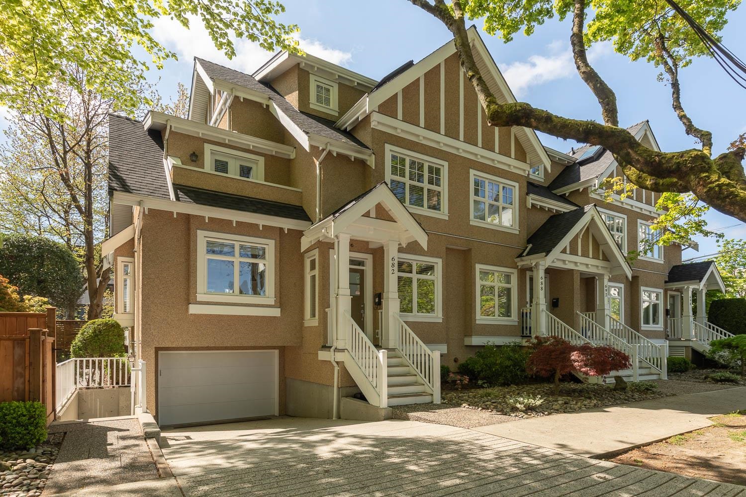 682 W 13TH AVENUE, Vancouver BC V5Z 1N9, R3119056, BC,