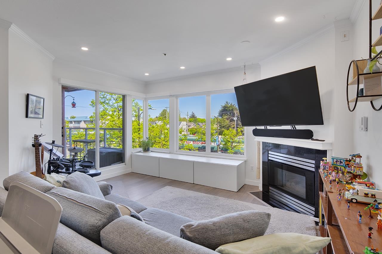 207 3280 BROADWAY, R3119641, BC,