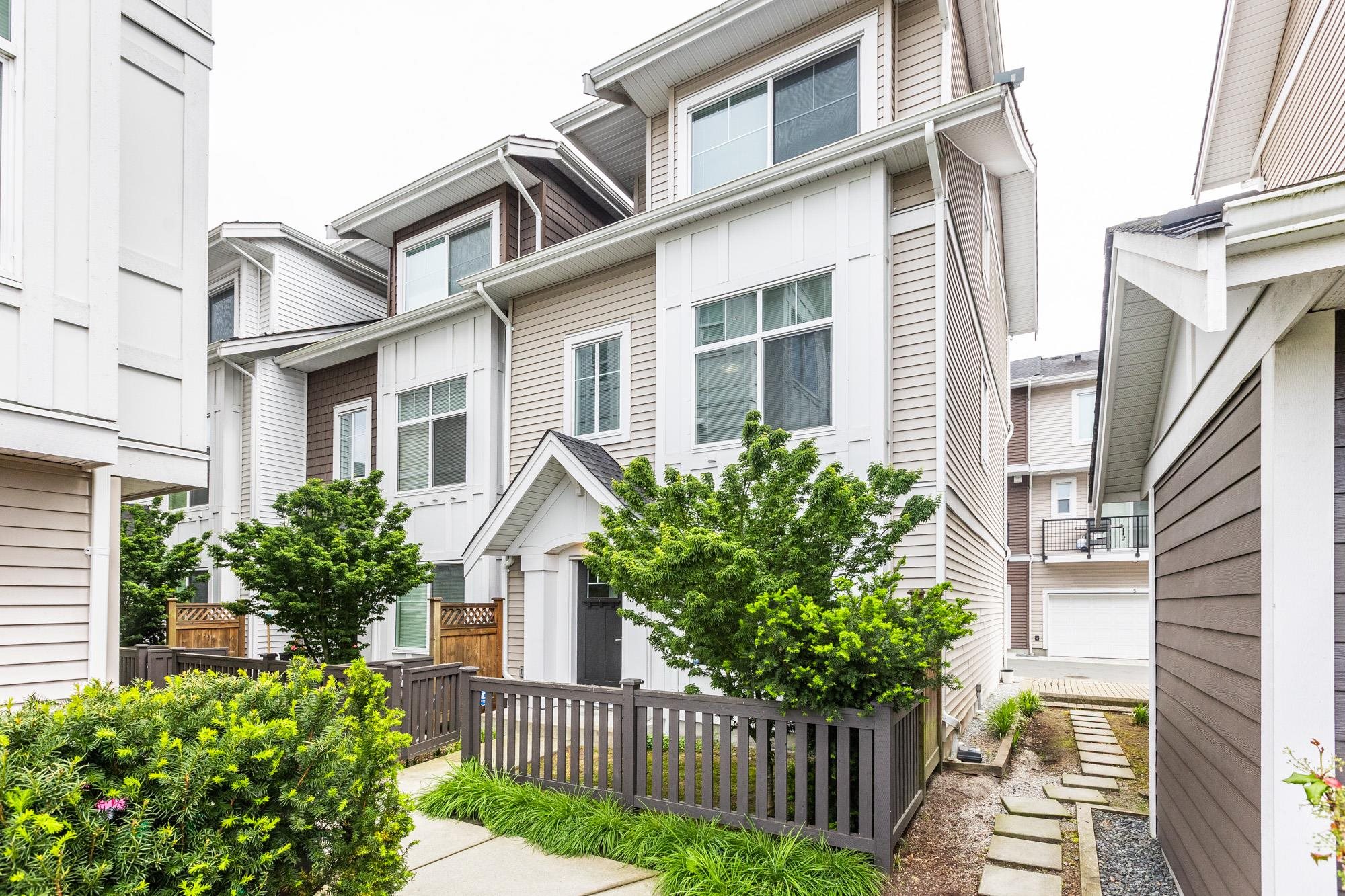 30 12073 62 AVENUE, R3120032, BC,