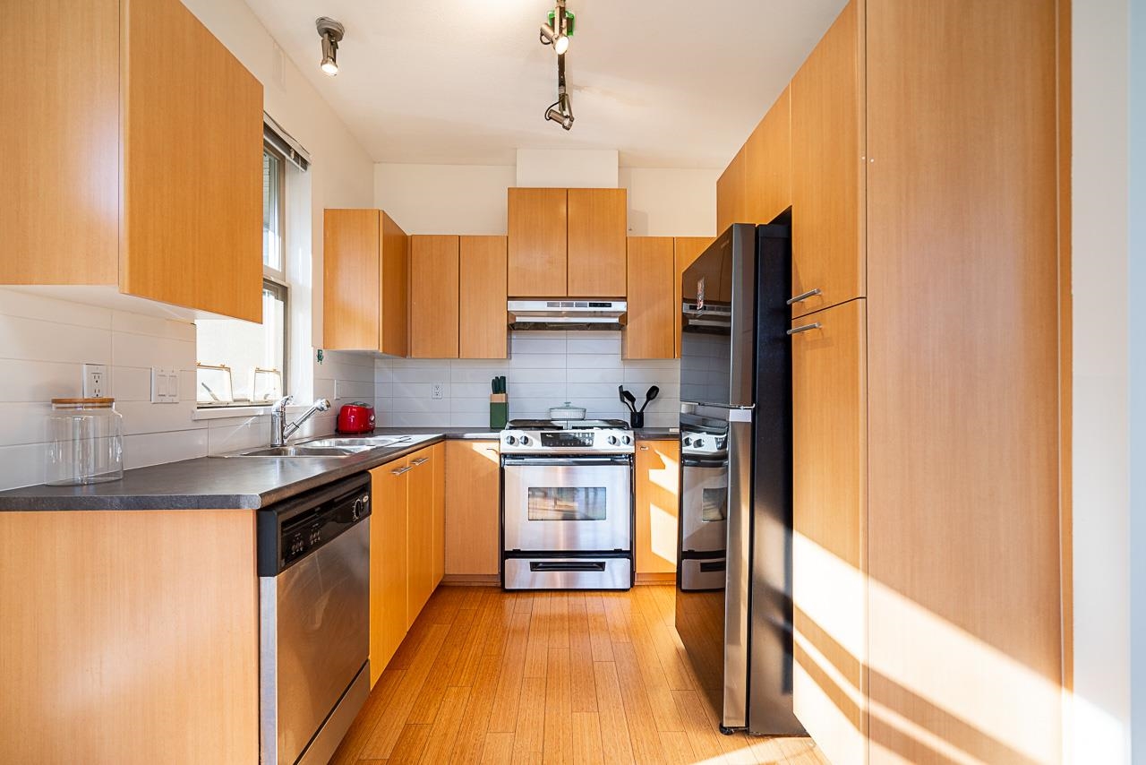 516 9319 UNIVERSITY CRESCENT, R3120086, BC,