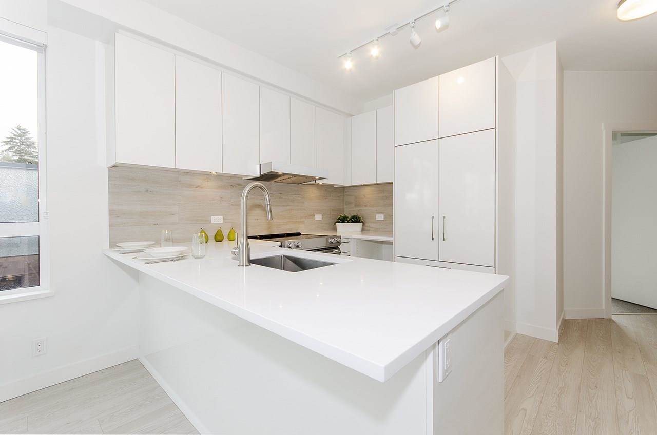 315 711 14TH STREET, R3120258, BC,