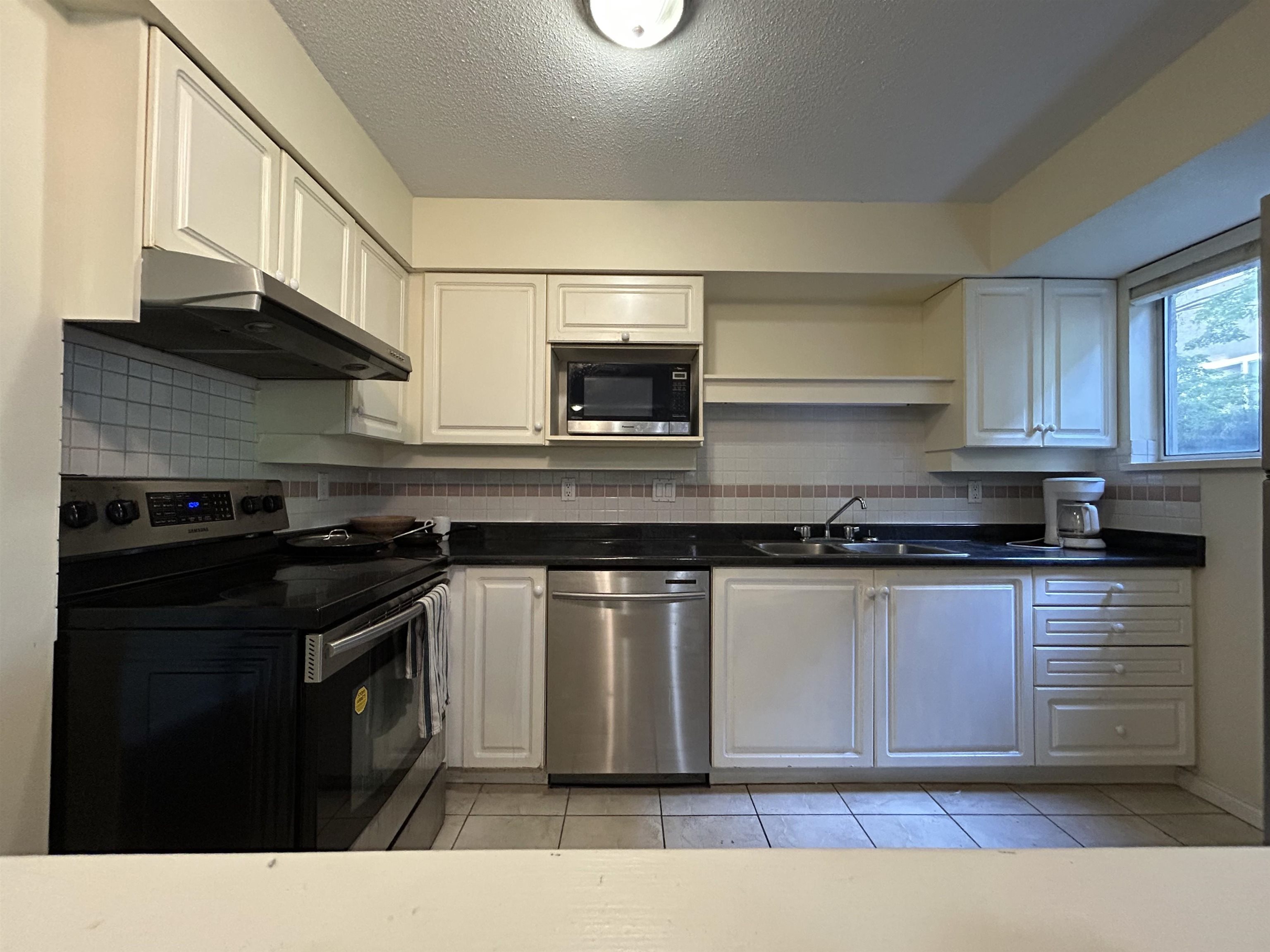 104 412 TWELFTH STREET, R3120392, BC,