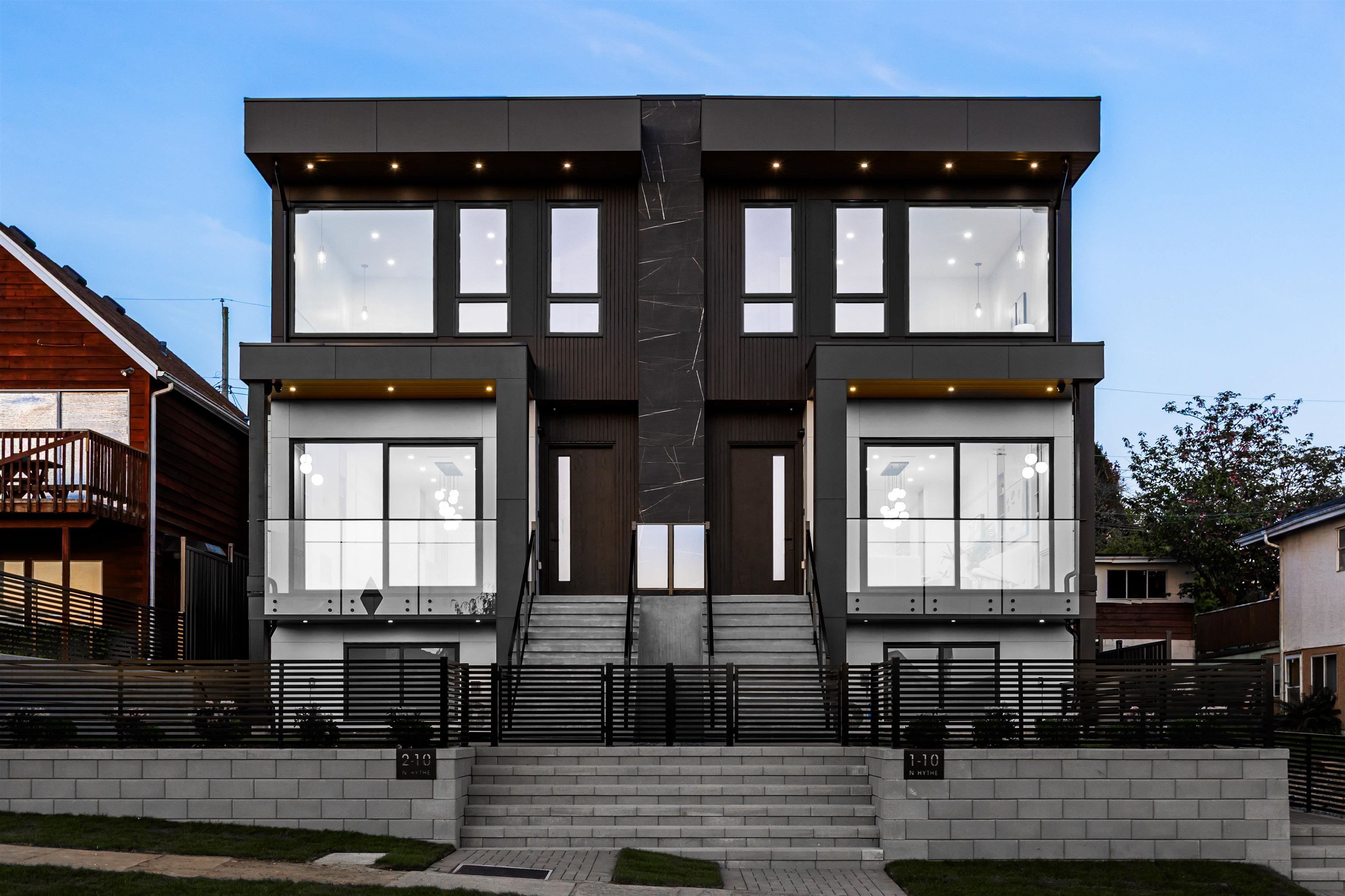 2 10 HYTHE AVENUE, R3120652, BC,