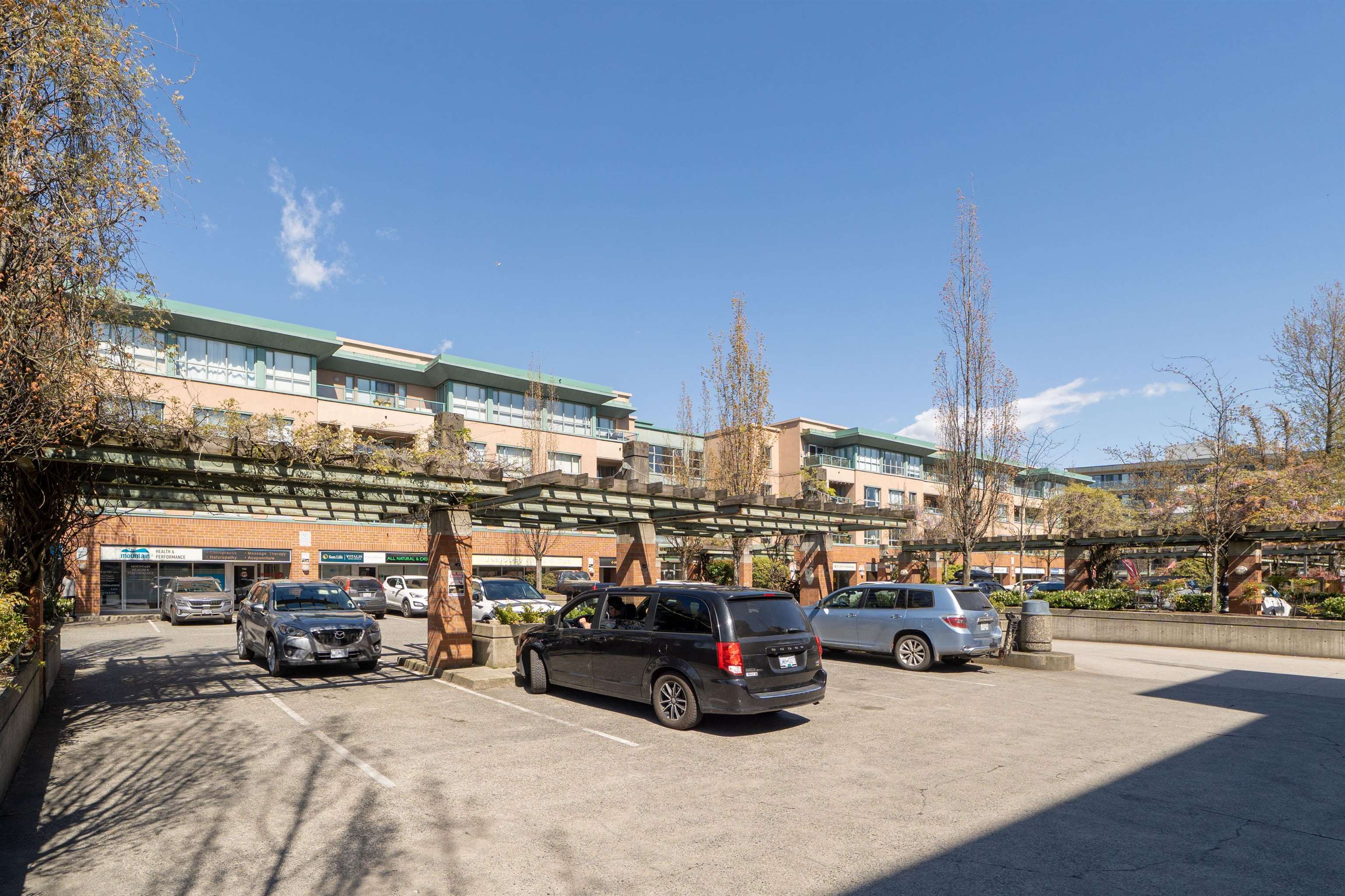 207 223 MOUNTAIN HIGHWAY, R3120821, BC,