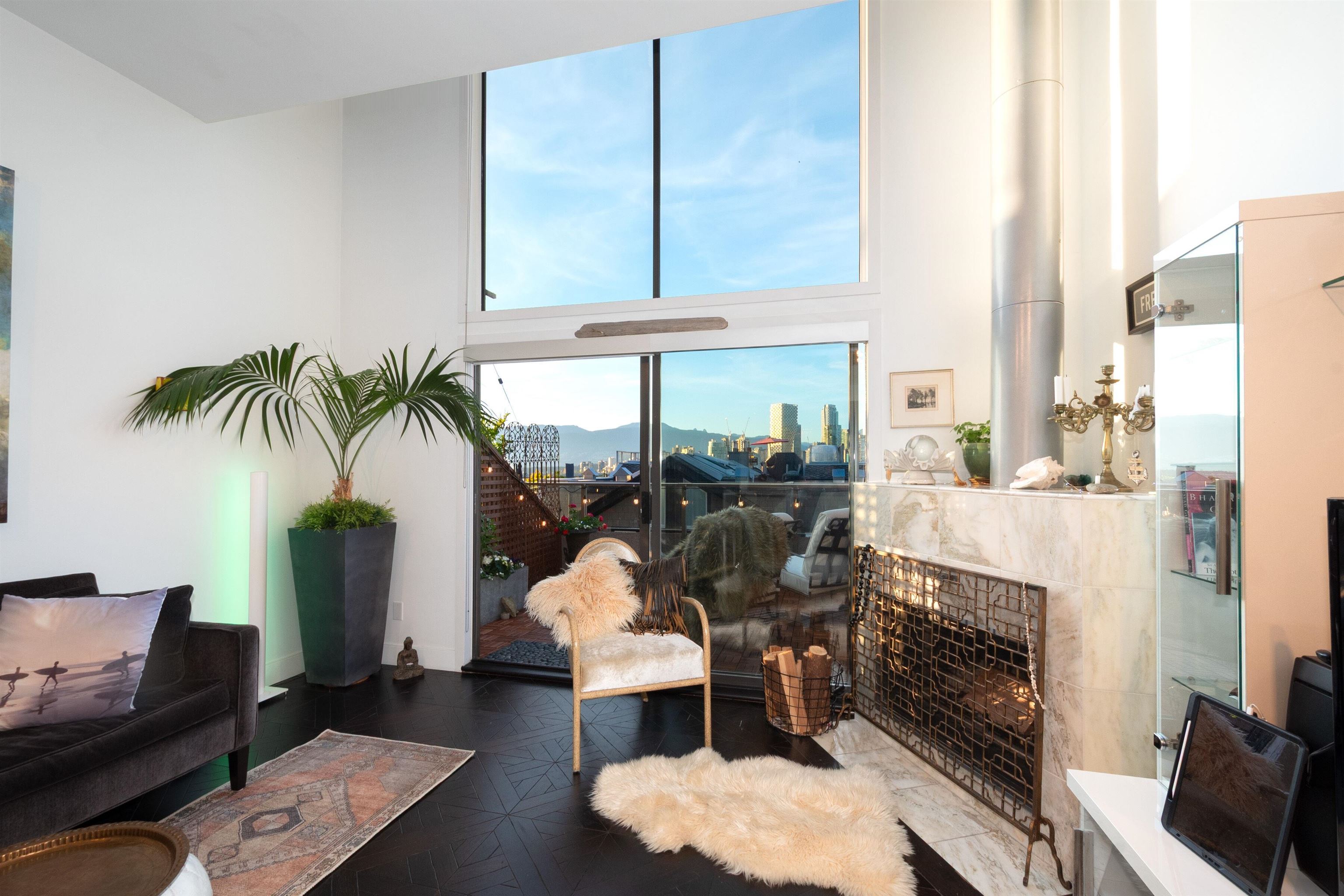 1167 W 8TH AVENUE, Vancouver BC V6H 1C5, R3120965, BC,