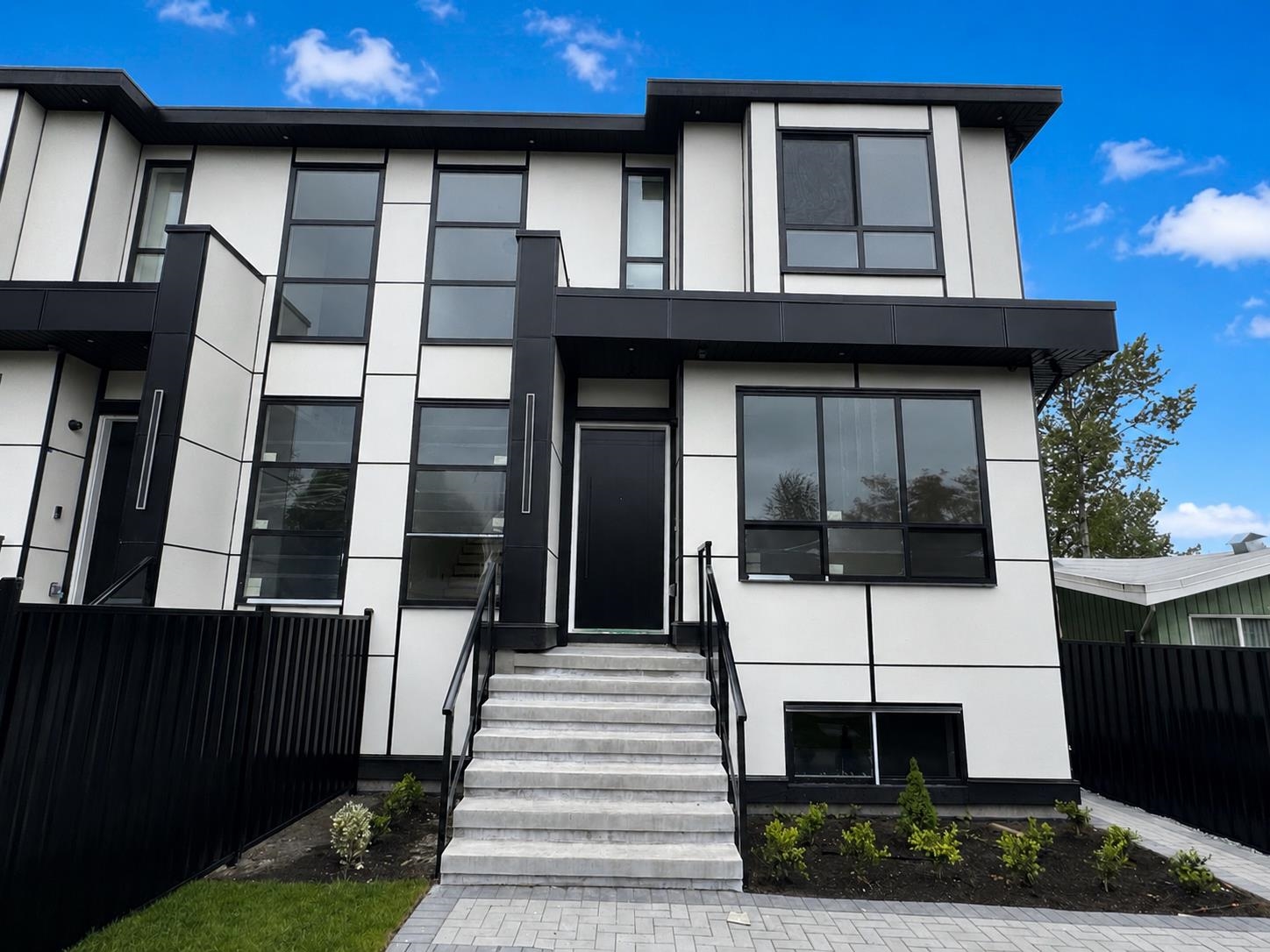 2 6037 SERVICE STREET, R3120969, BC,