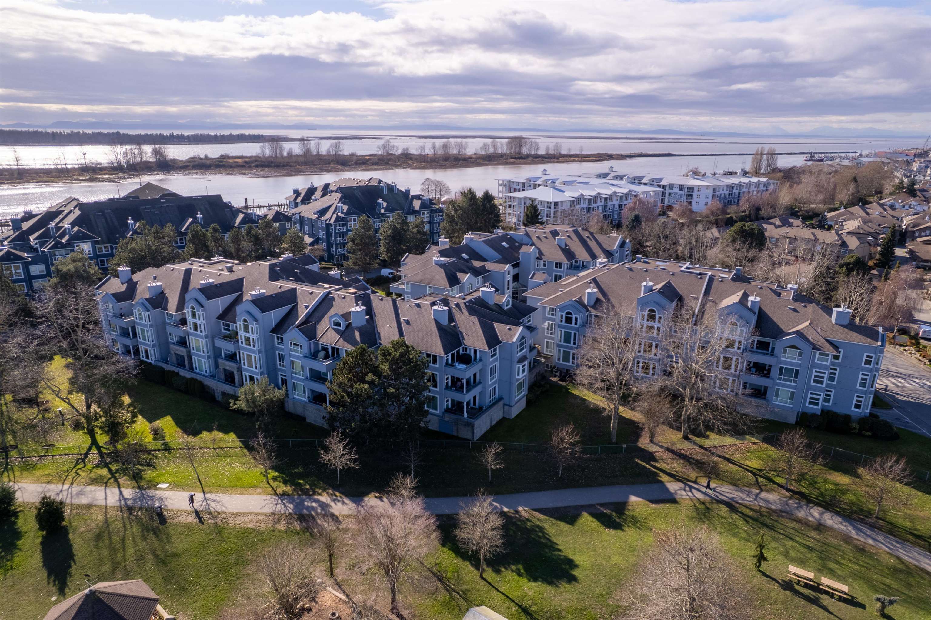 221 12873 RAILWAY AVENUE, R3120977, BC,