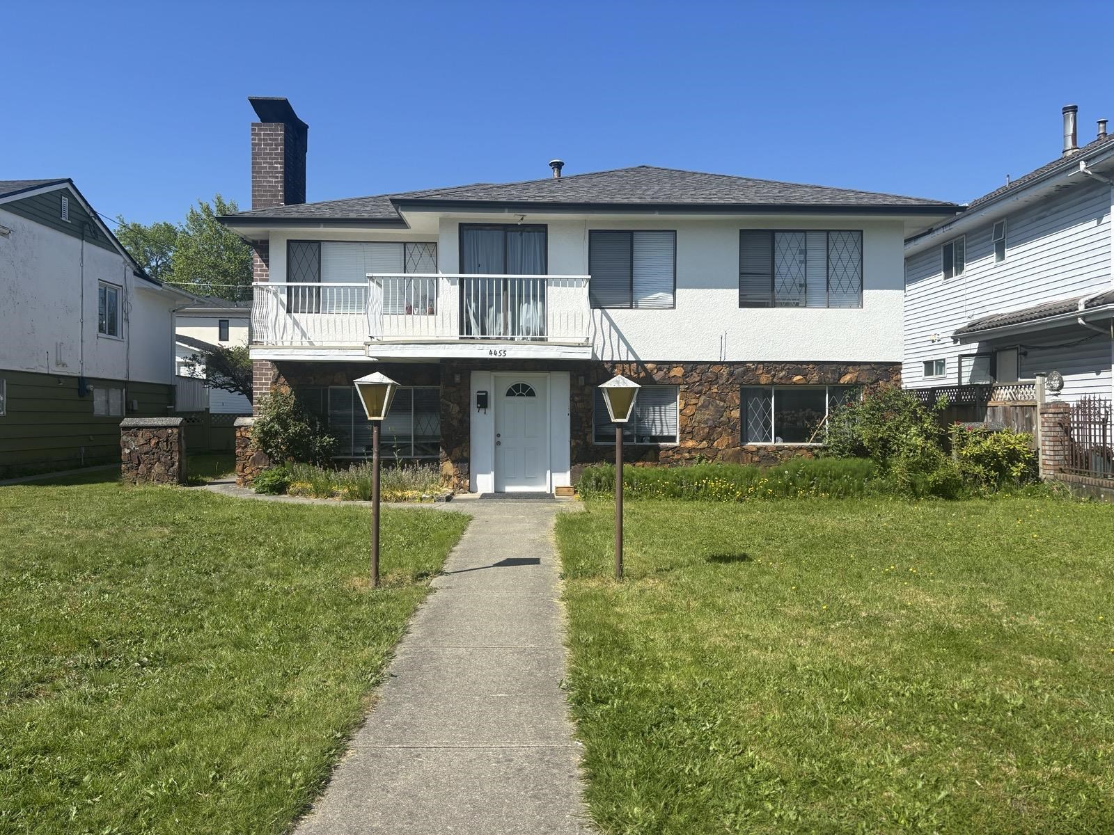 GARDEN 4455 NAPIER STREET, R3121001, BC,