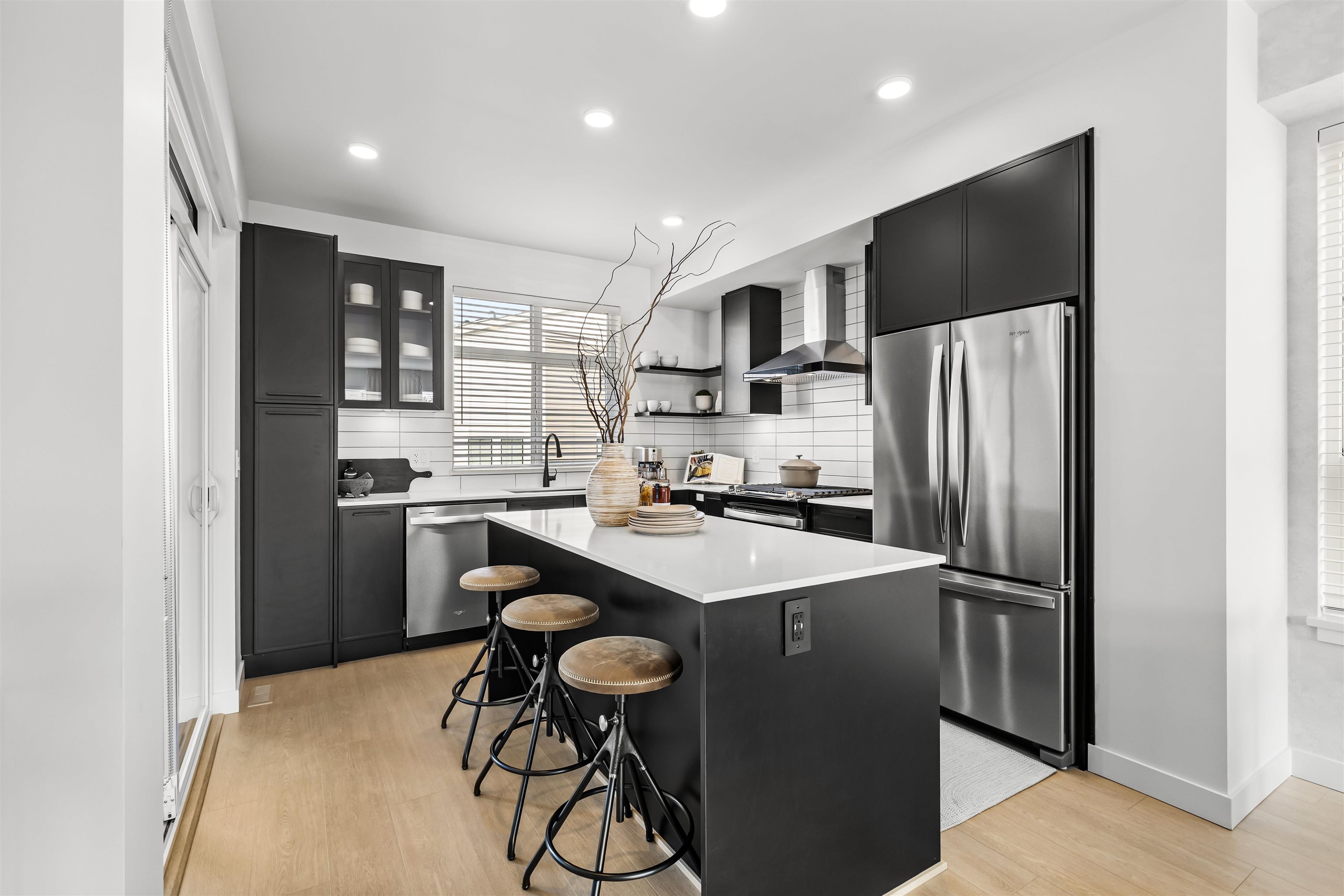 34 2891 MONTROSE AVENUE, R3121132, BC,