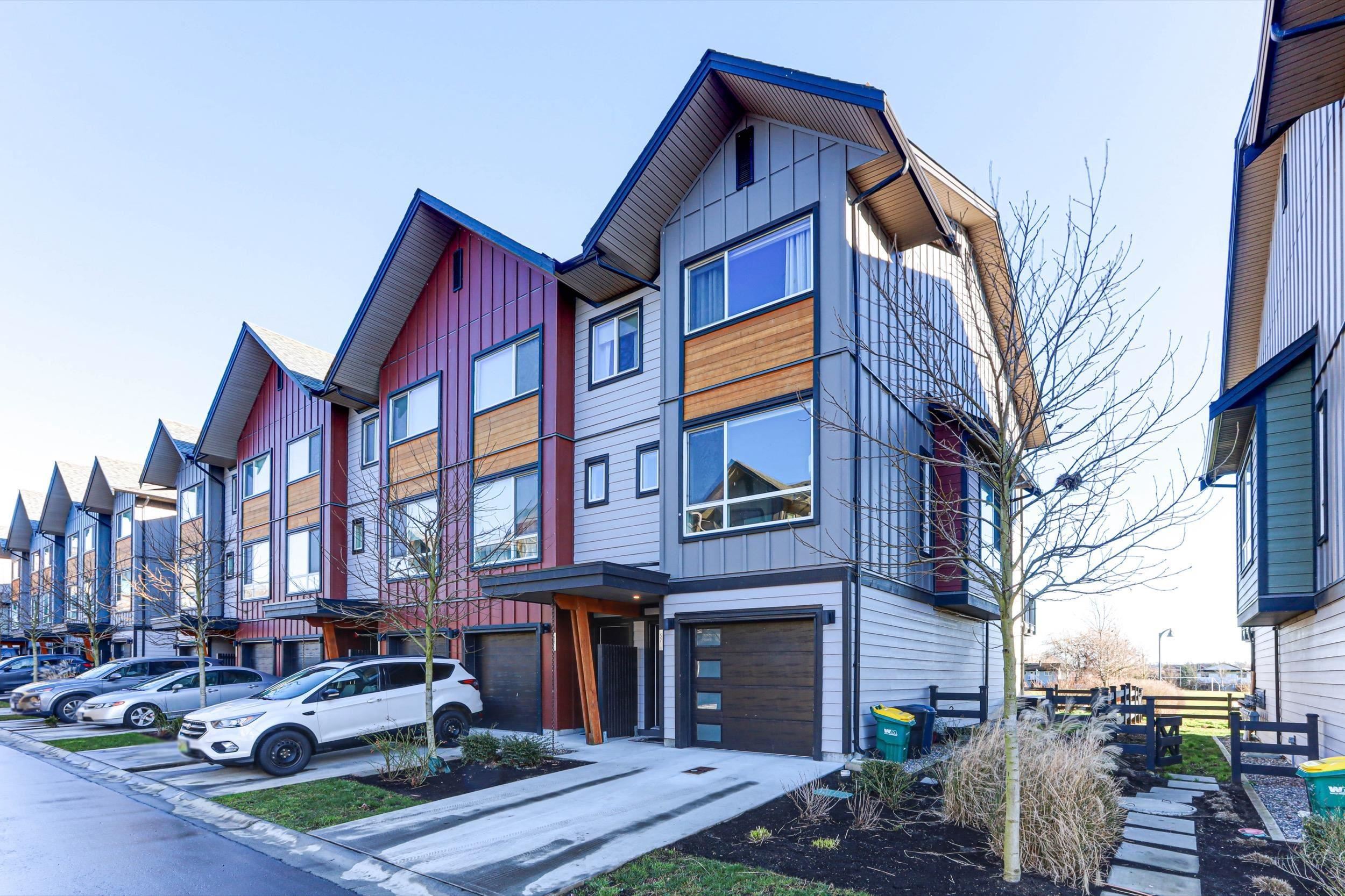 57 4292 WOLF WAY, R3121170, BC,