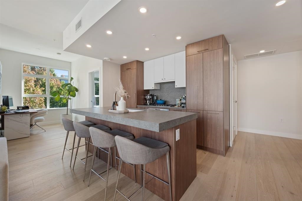 30X 5007 ASH STREET, R3121204, BC,