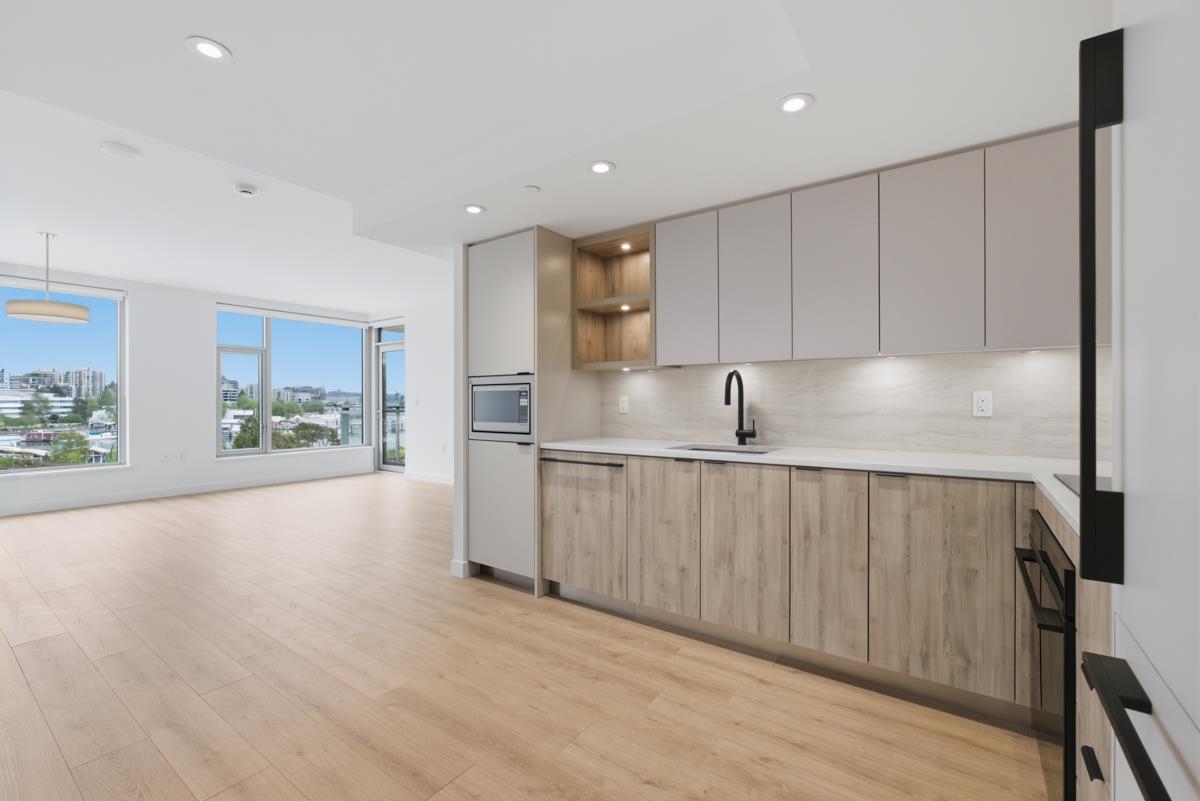 MLS® listing #R3121603 for sale located at 518 755 HARBOURSIDE DRIVE