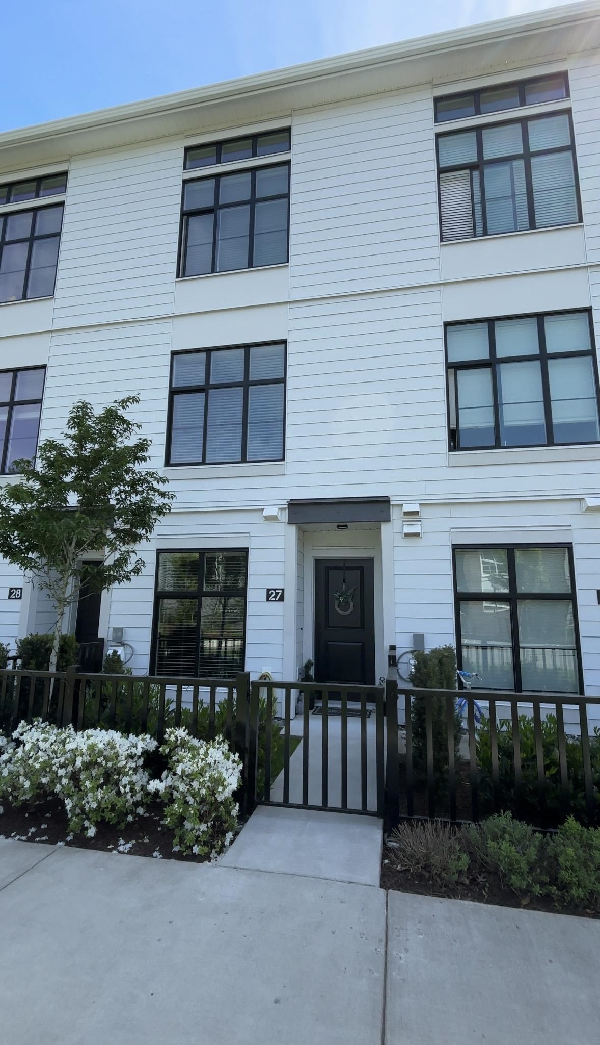 27 2774 MONTROSE AVENUE, R3121800, BC,