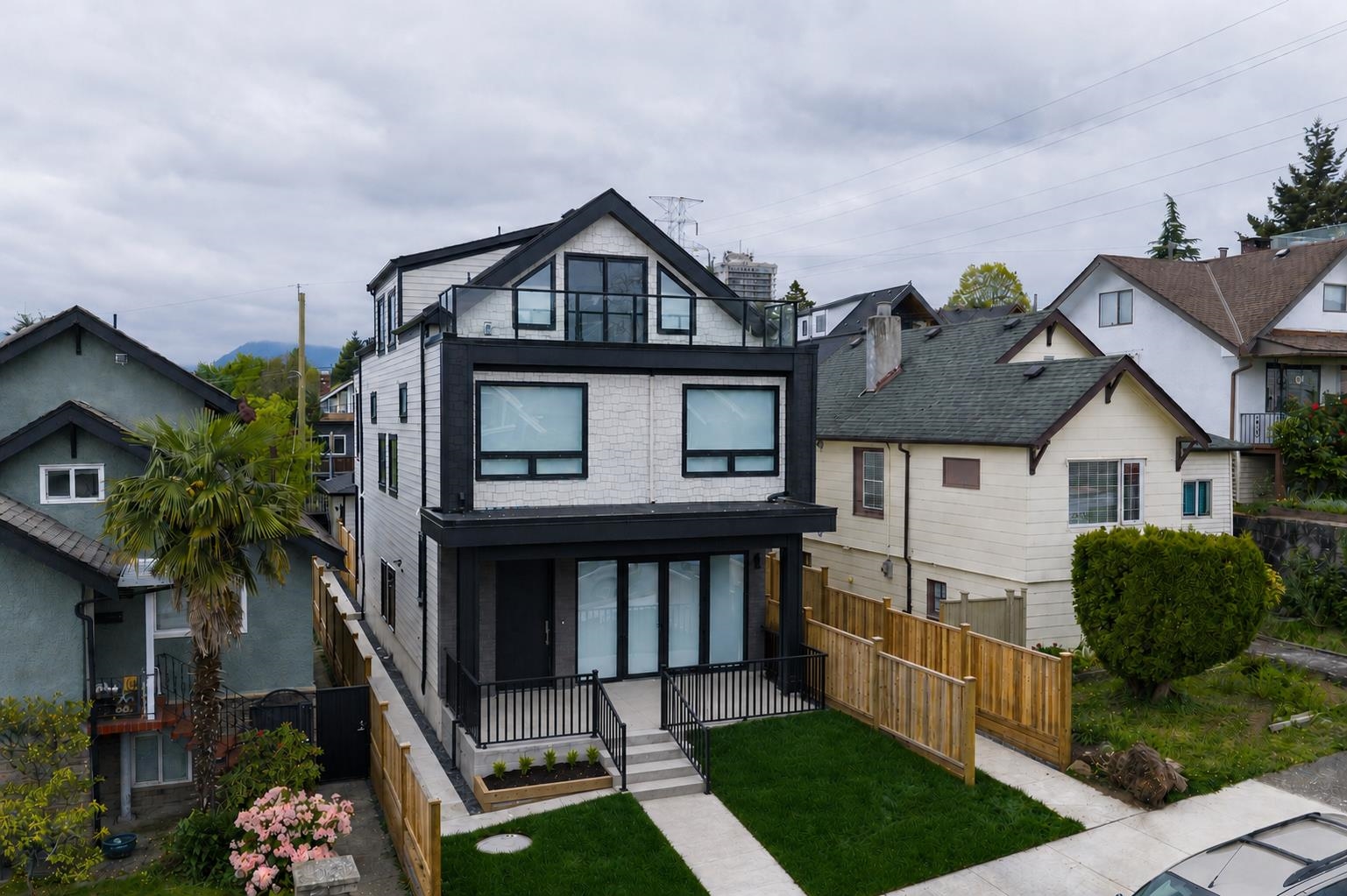 1 3645 DUNDAS STREET, R3122098, BC,