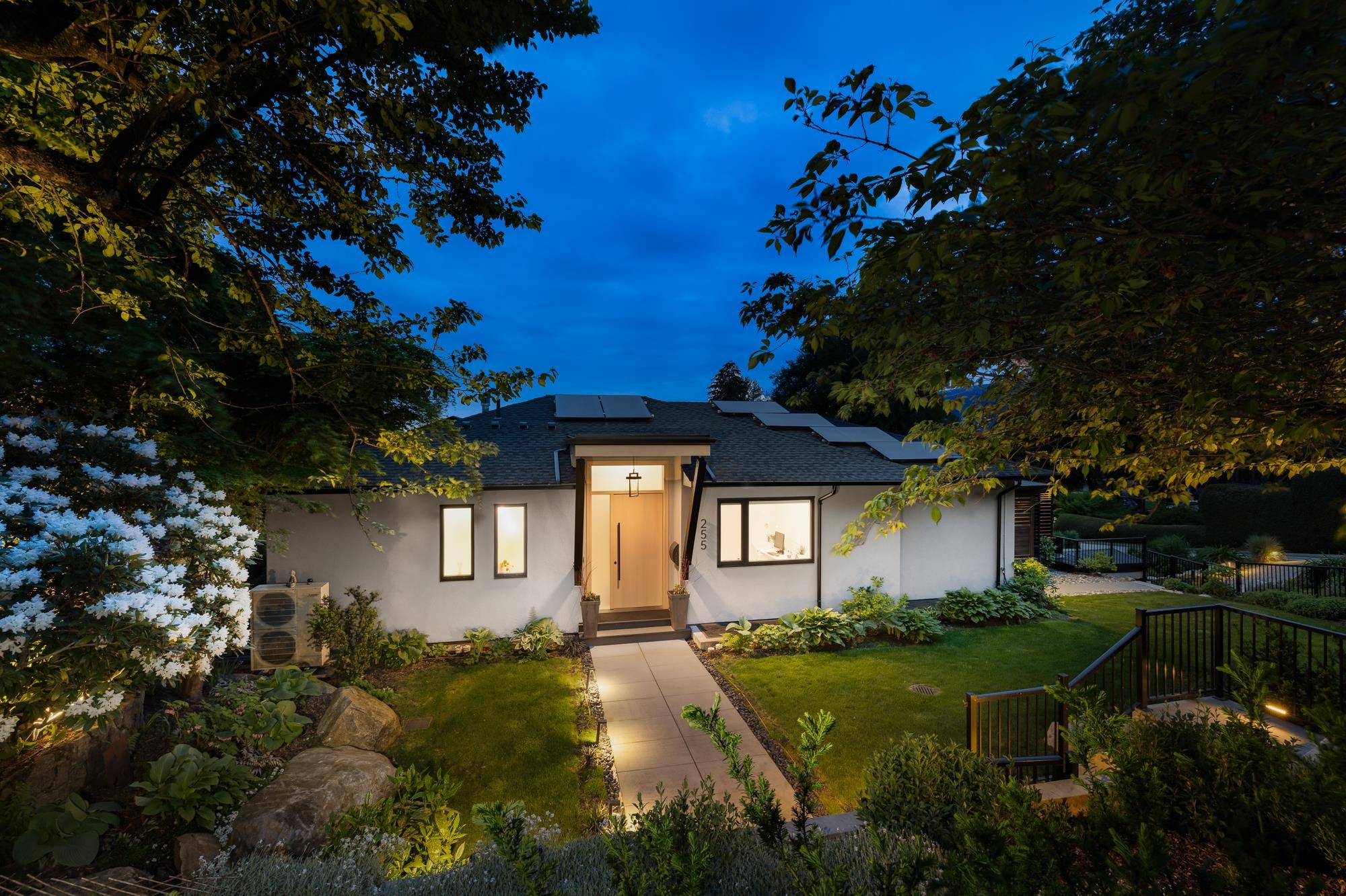 255 SANDRINGHAM CRESCENT, North Vancouver BC V7N 2R7, R3122133, BC,