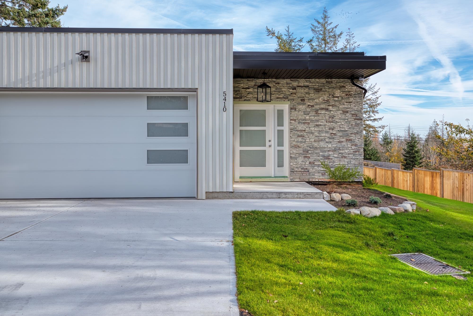 5410 STELLAR WAY, Sechelt BC V7Z 0M3, R3122314, BC,