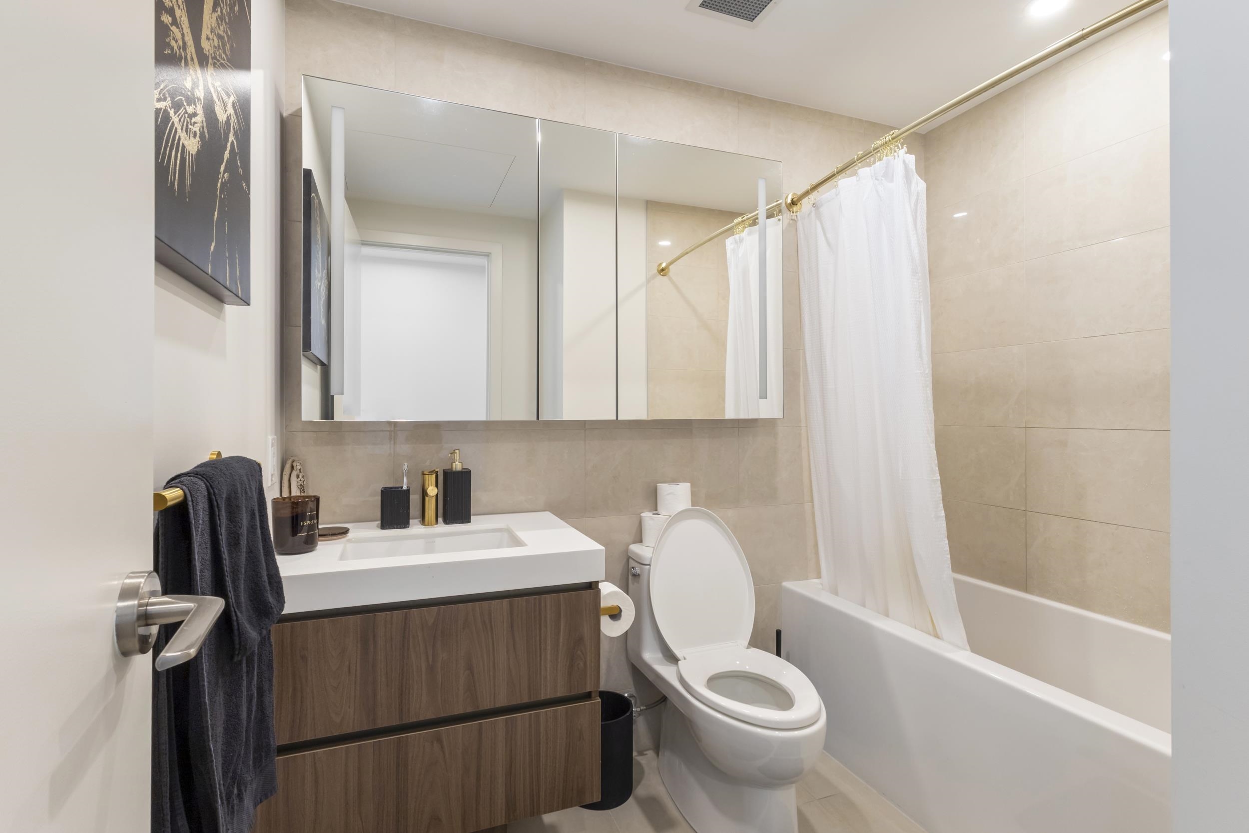 3905 5987 WILSON AVENUE, R3122357, BC,