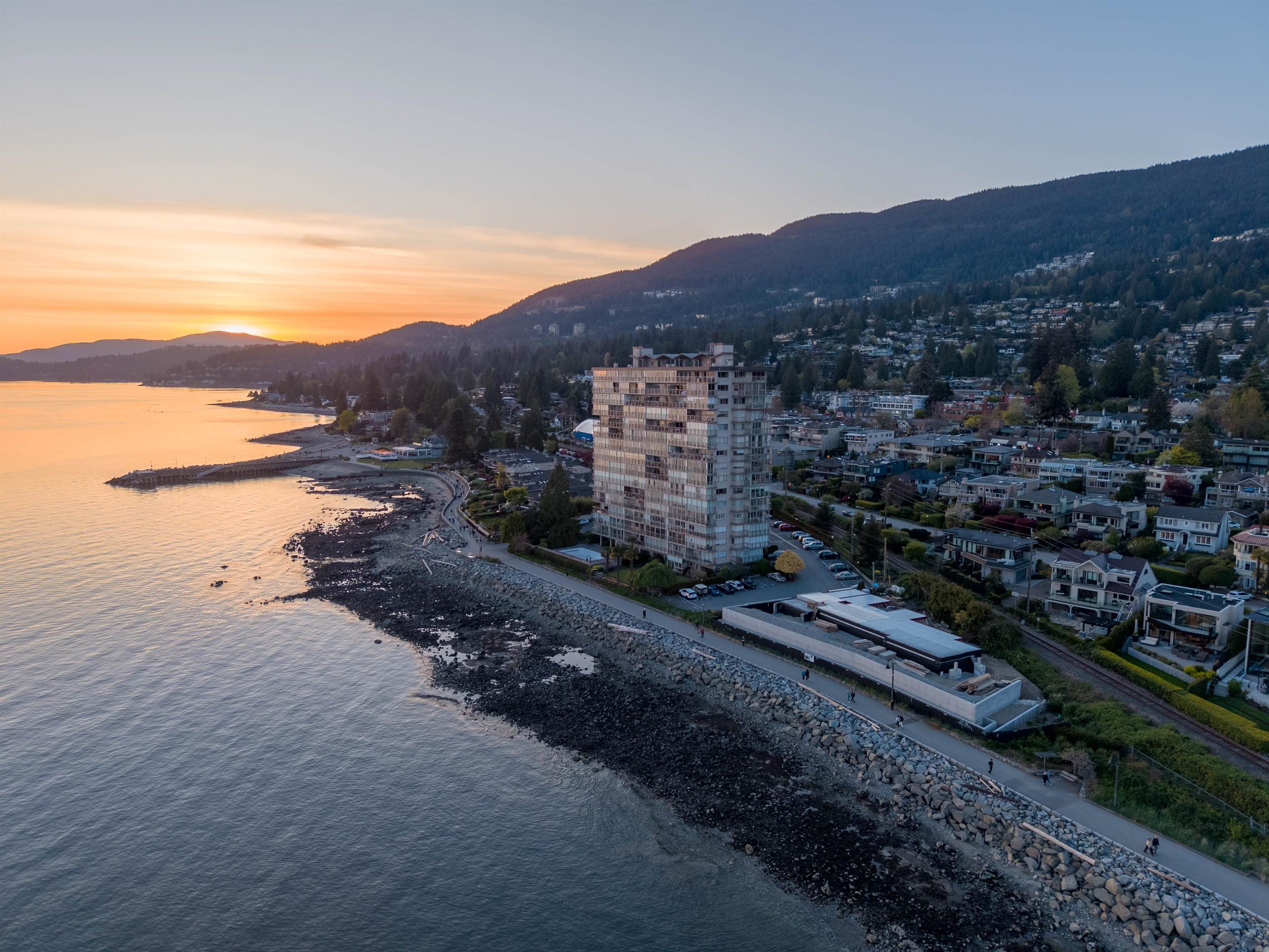 1503 150 24TH STREET, R3122762, BC,