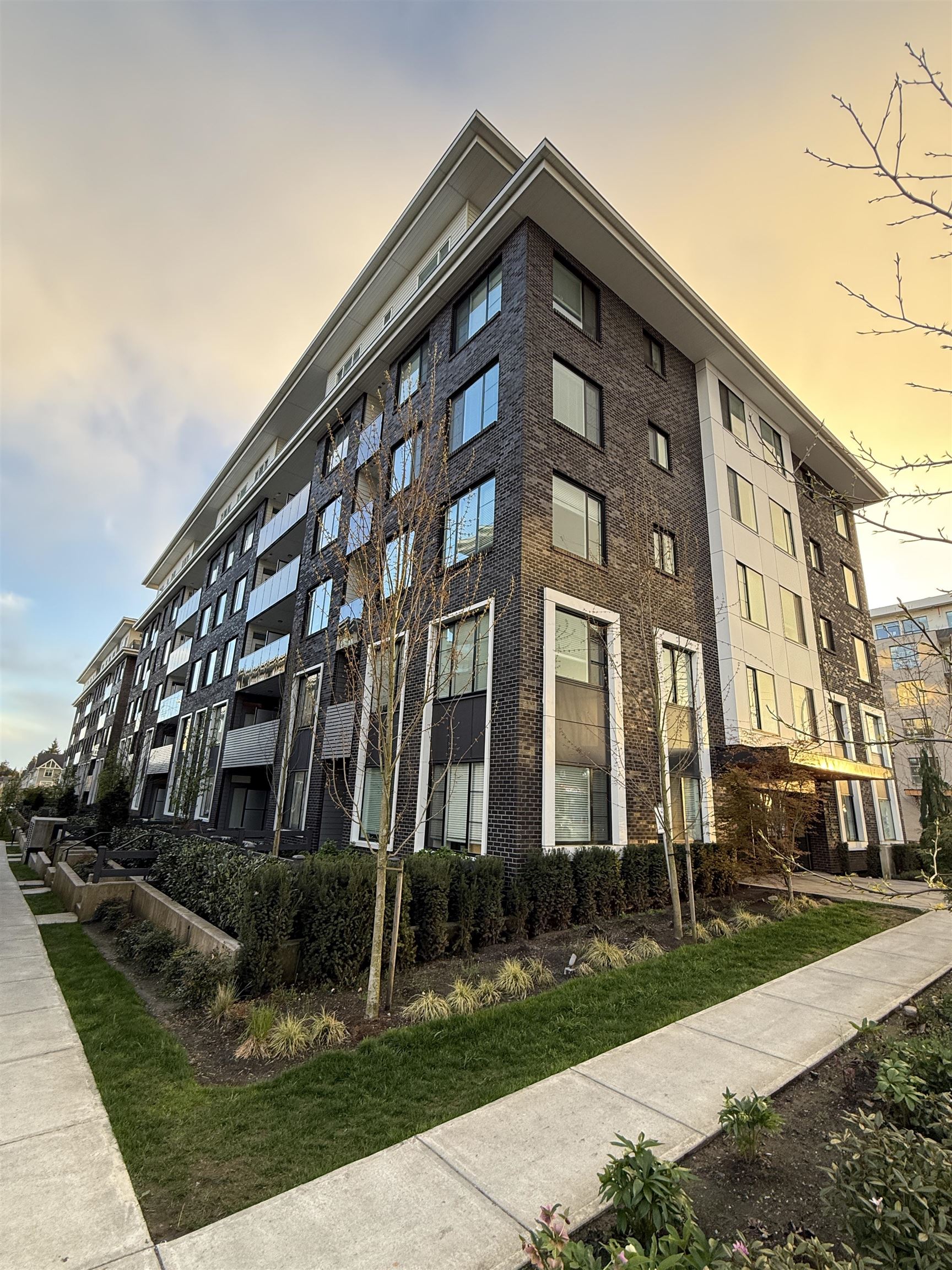 313 15858 FRASER HIGHWAY, R3122994, BC,