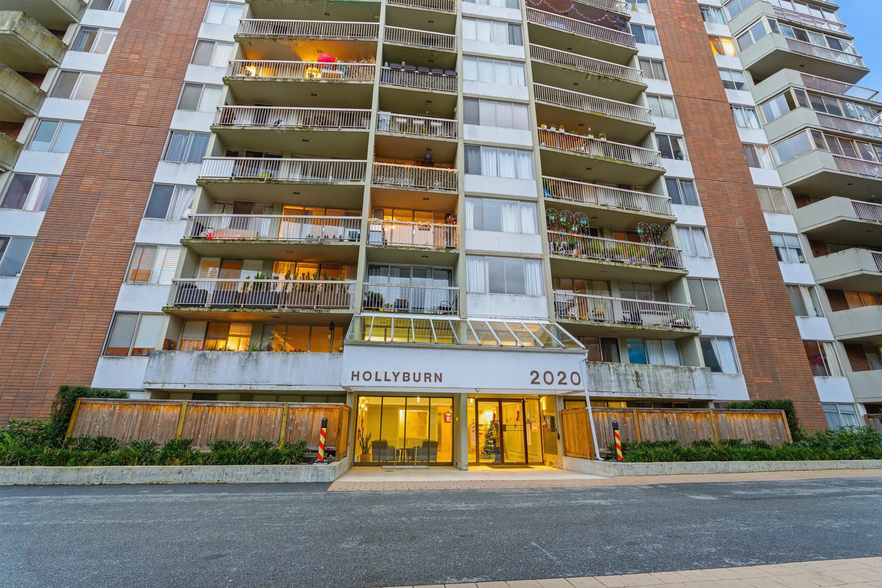 808 2020 FULLERTON AVENUE, R3123027, BC,