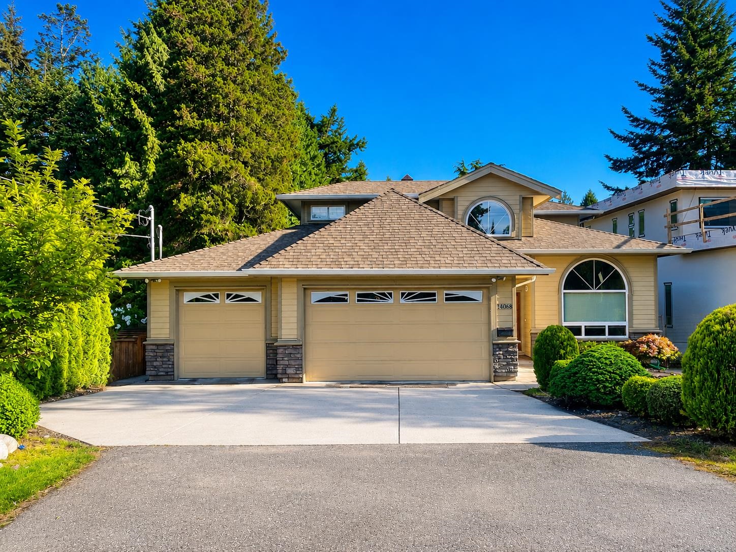 14068 BLACKBURN AVENUE, Surrey BC V4B 2Z7, R3123093, BC,
