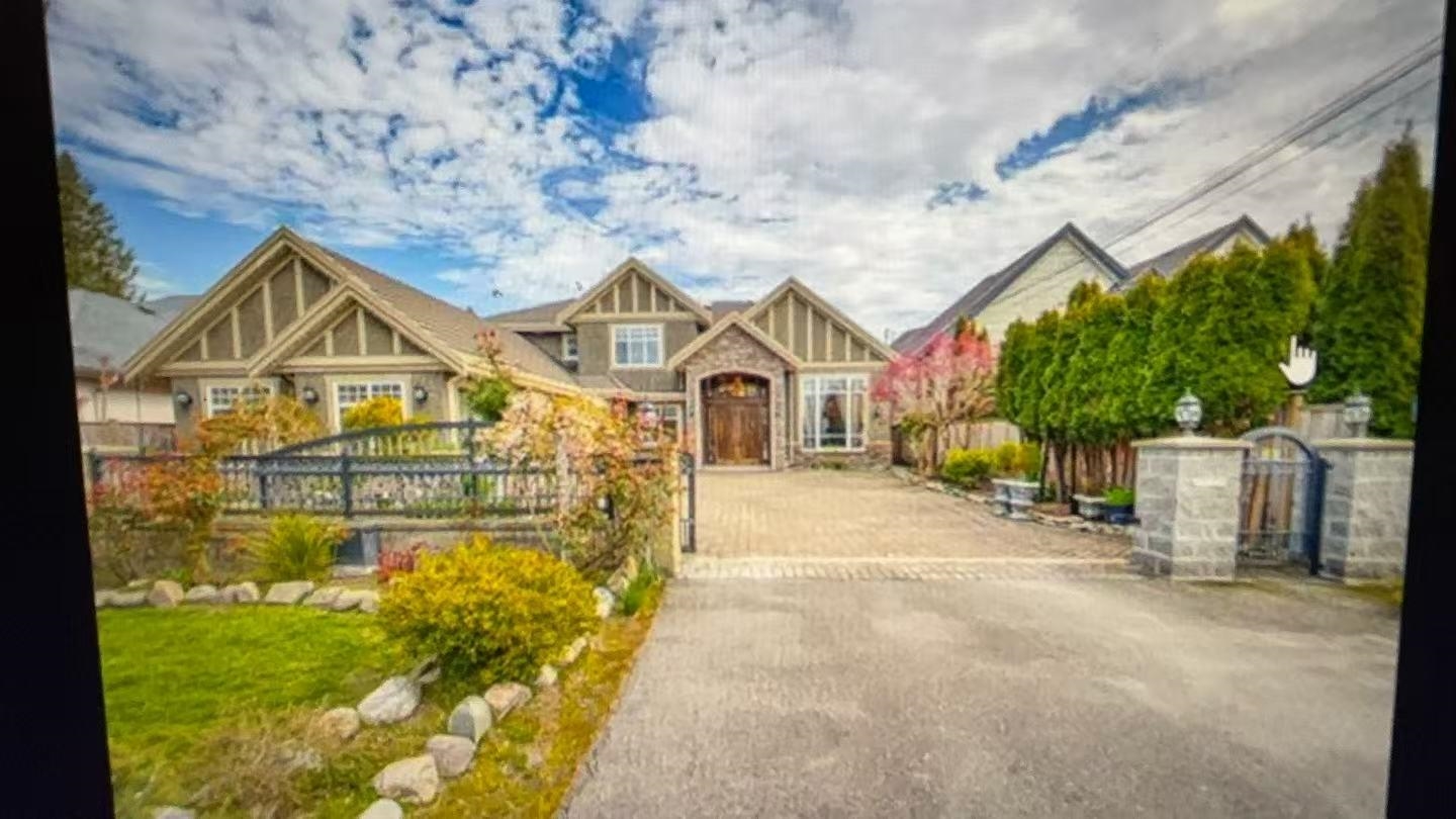 Ground Level 7428 MONTANA ROAD, R3123117, BC,