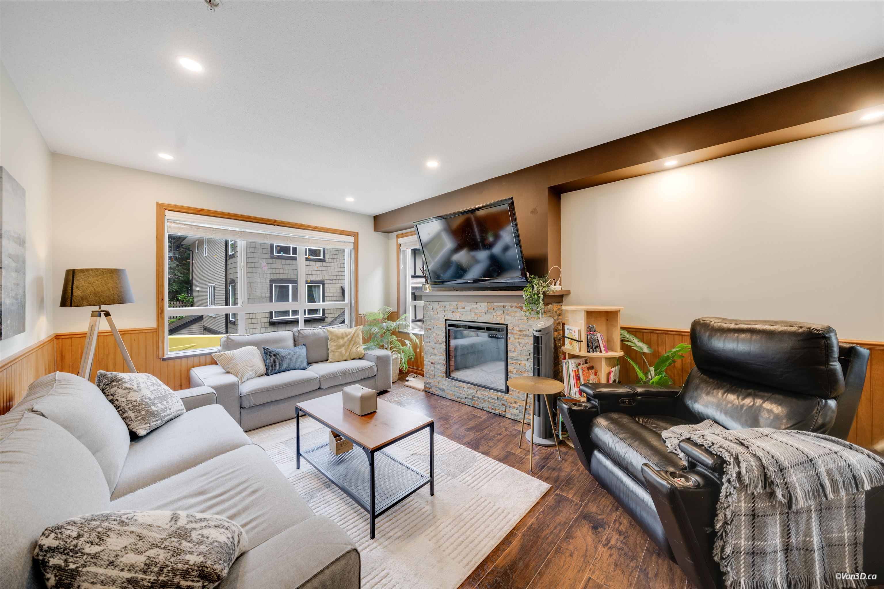 138 6747 203 STREET, R3123175, BC,