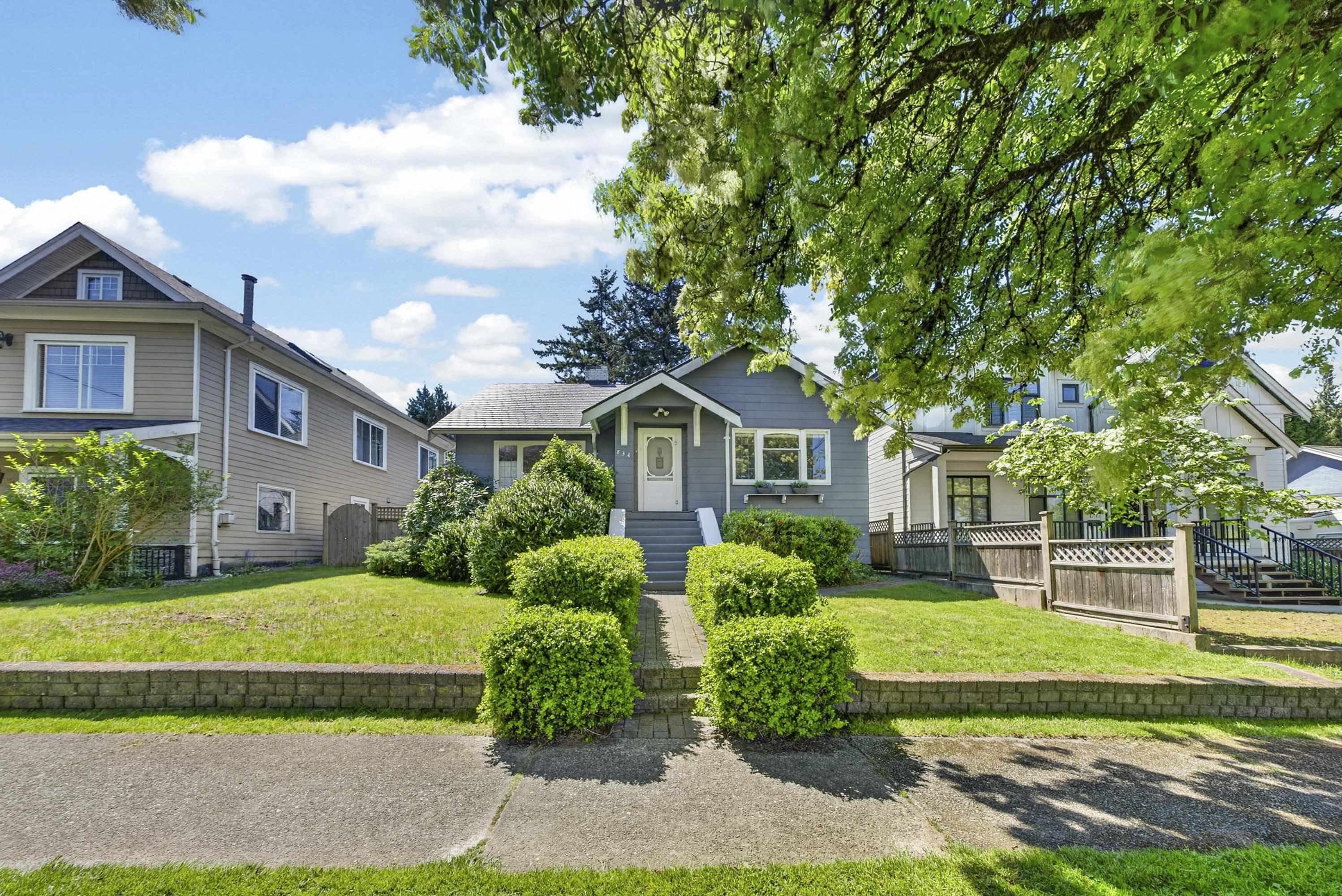 834 FOURTH STREET, New Westminster BC V3L 2W6, R3123532, BC,