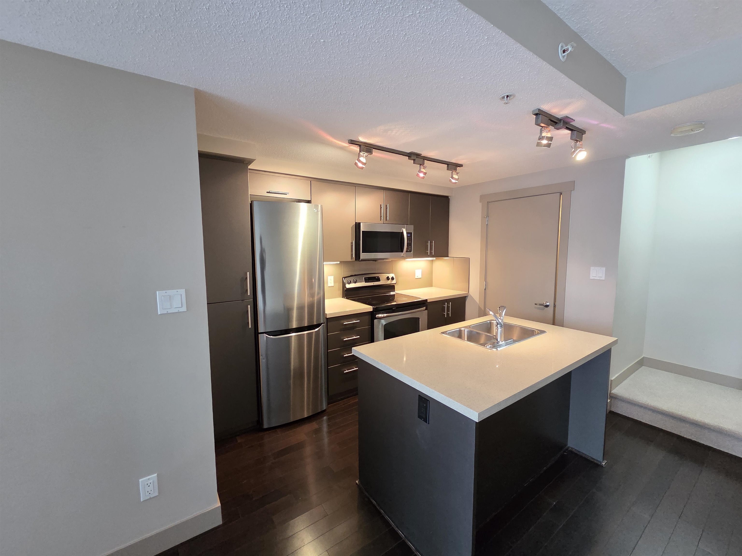 108 9009 CORNERSTONE MEWS, R3123762, BC,