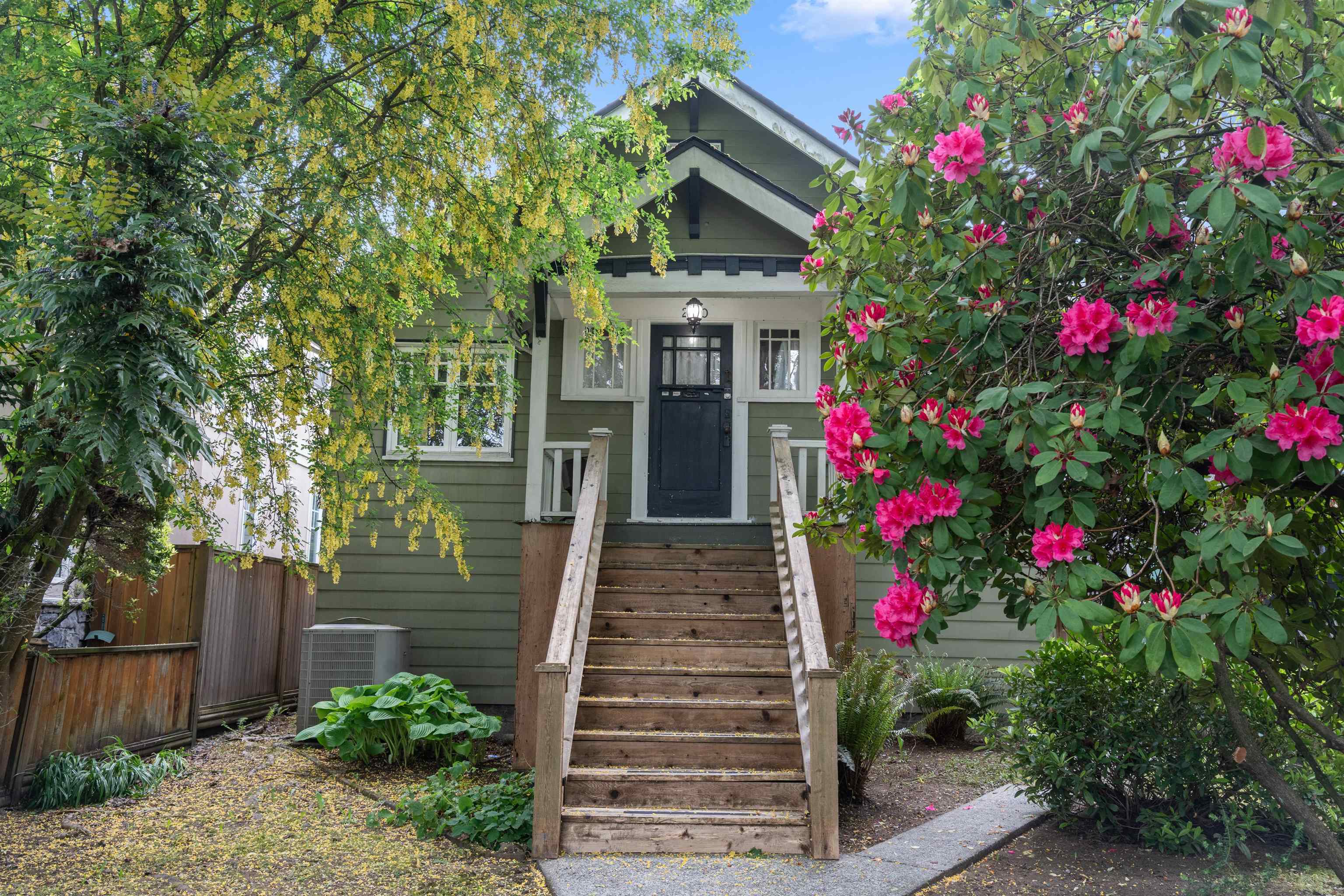 2820 W 13TH AVENUE, Vancouver BC V6K 2T7, R3123802, BC,