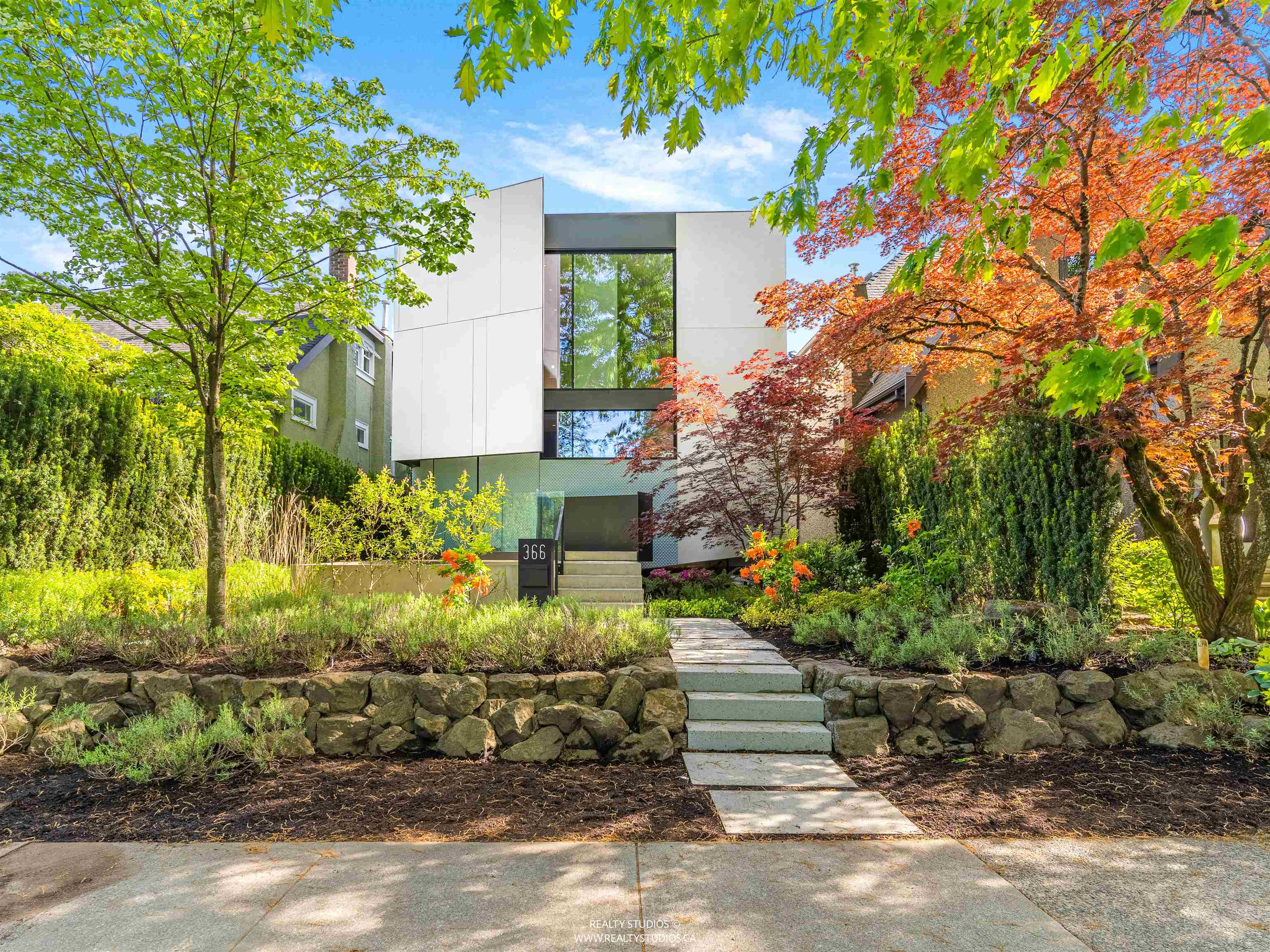 366 W 22ND AVENUE, Vancouver BC V5Y 2G4, R3123922, BC,