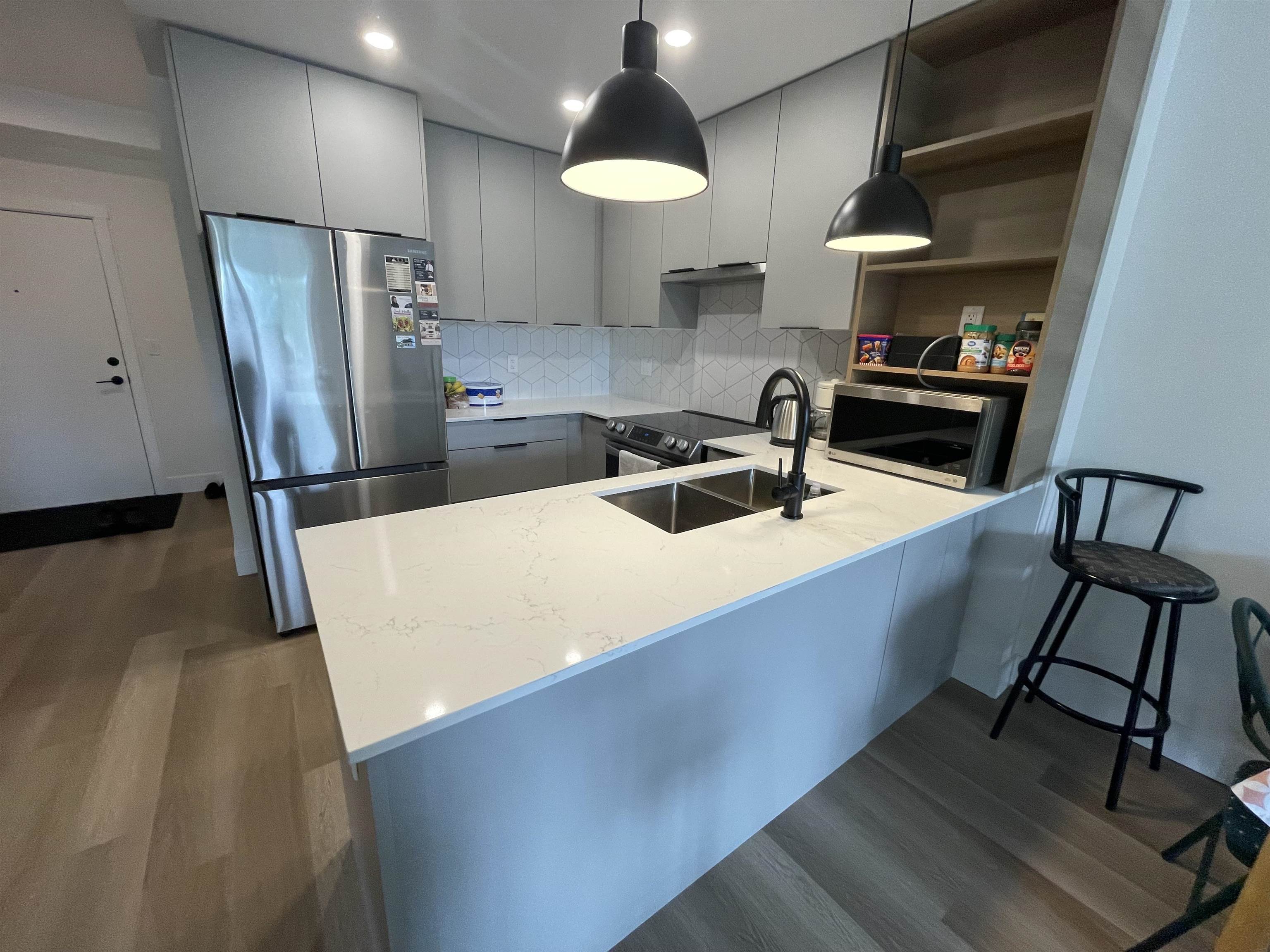 210 10778 138 STREET, R3124117, BC,