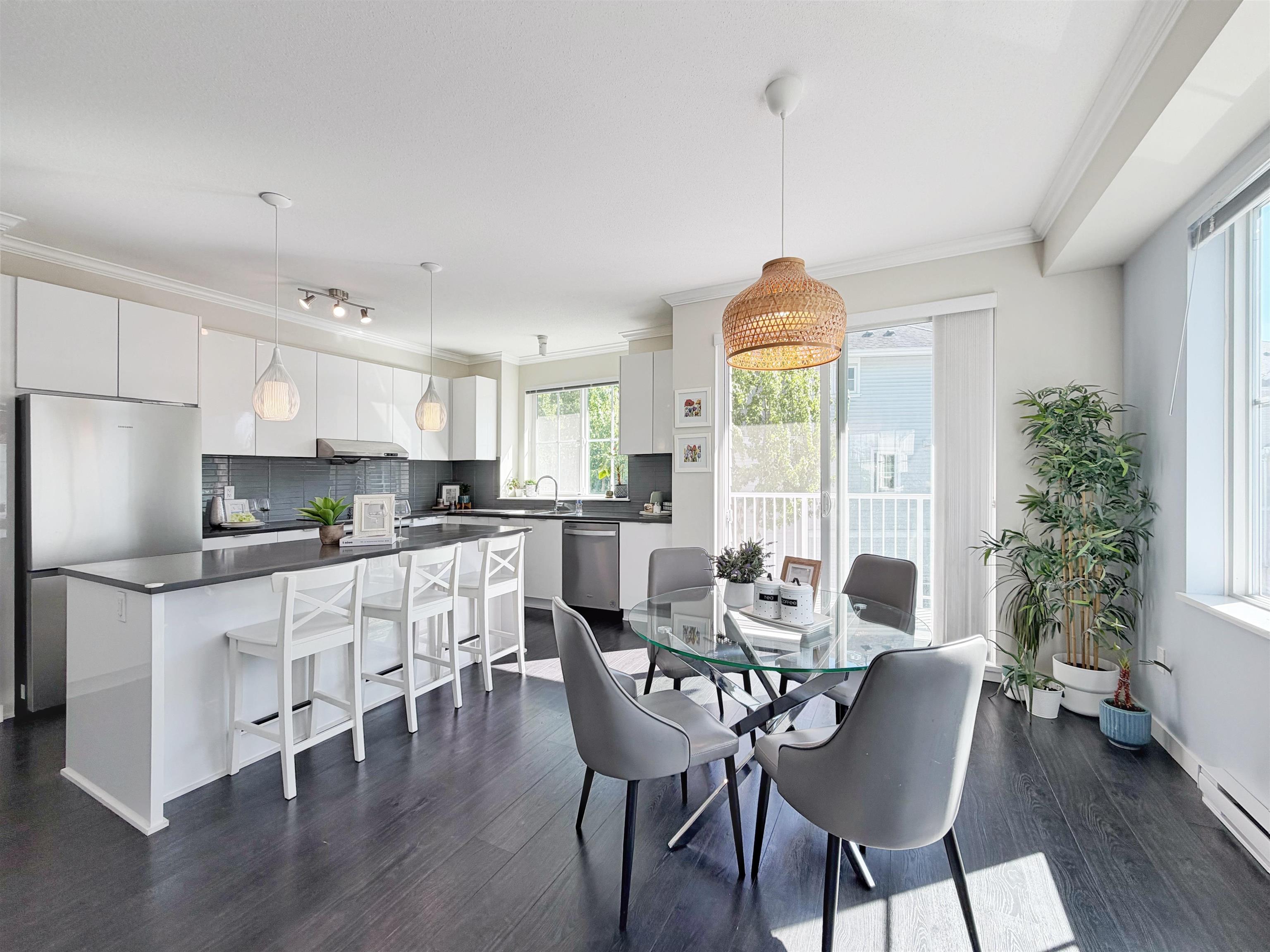 121 5550 ADMIRAL WAY, R3124218, BC,