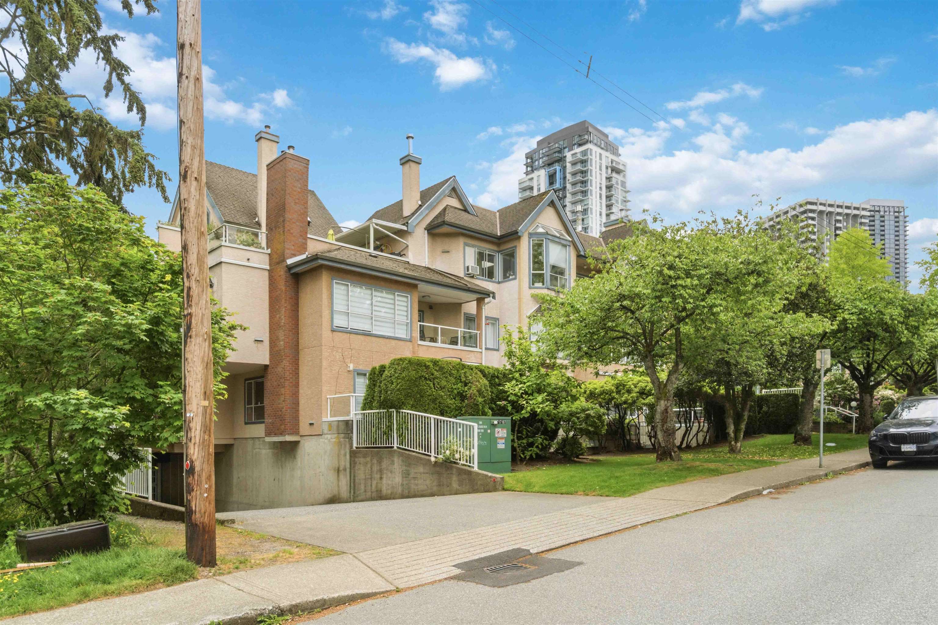 106 5568 BARKER AVENUE, R3124232, BC,