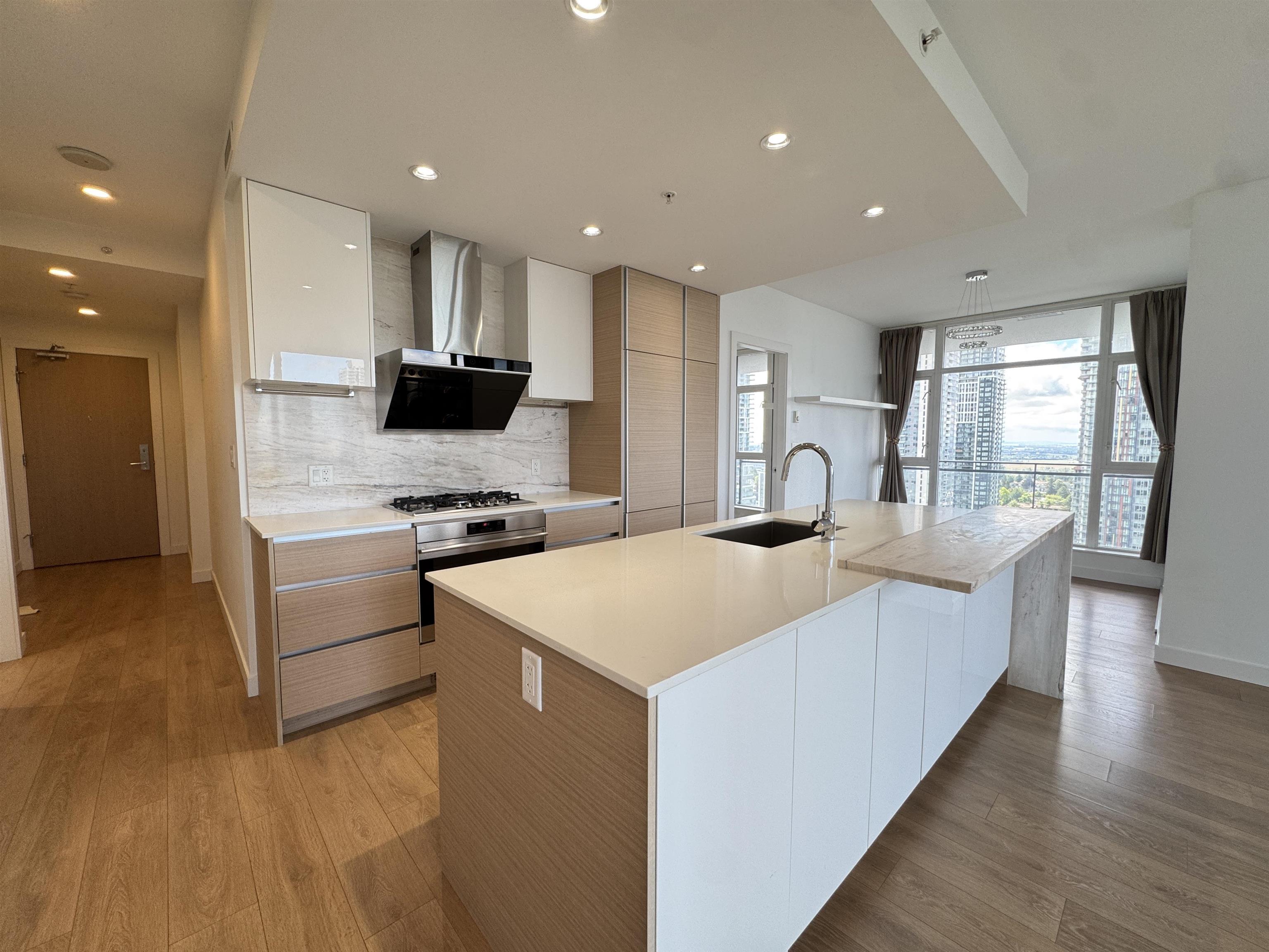 2605 6098 STATION STREET, R3124468, BC,