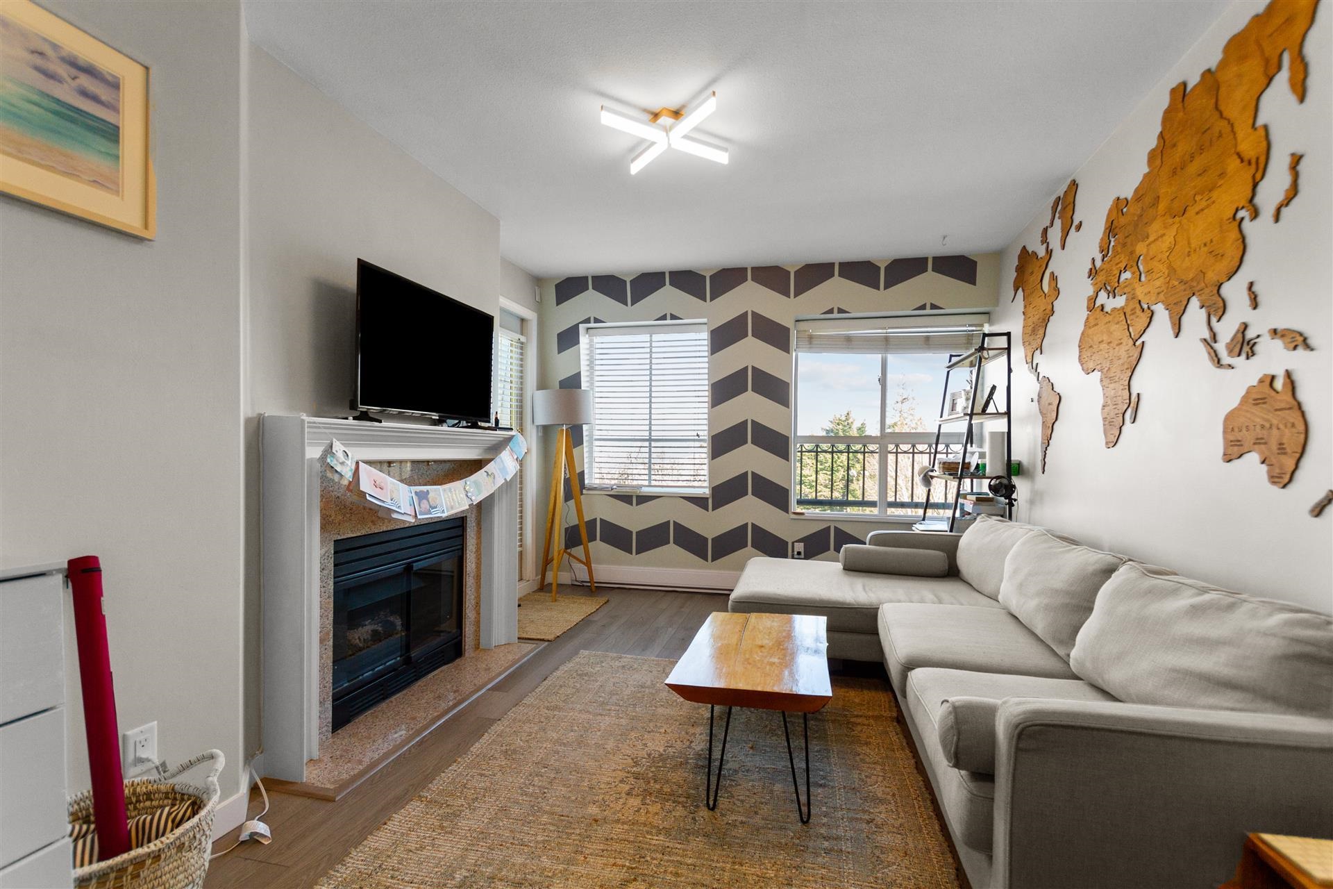 PH414 488 KINGSWAY, R3124628, BC,