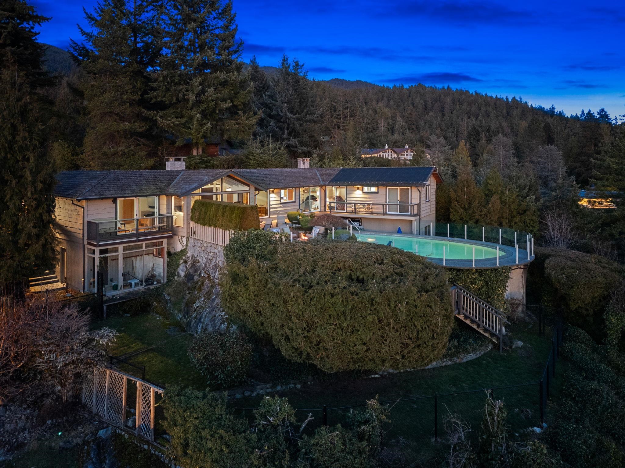 4570 WOODGREEN COURT, West Vancouver BC V7S 2V7, R3124866, BC,