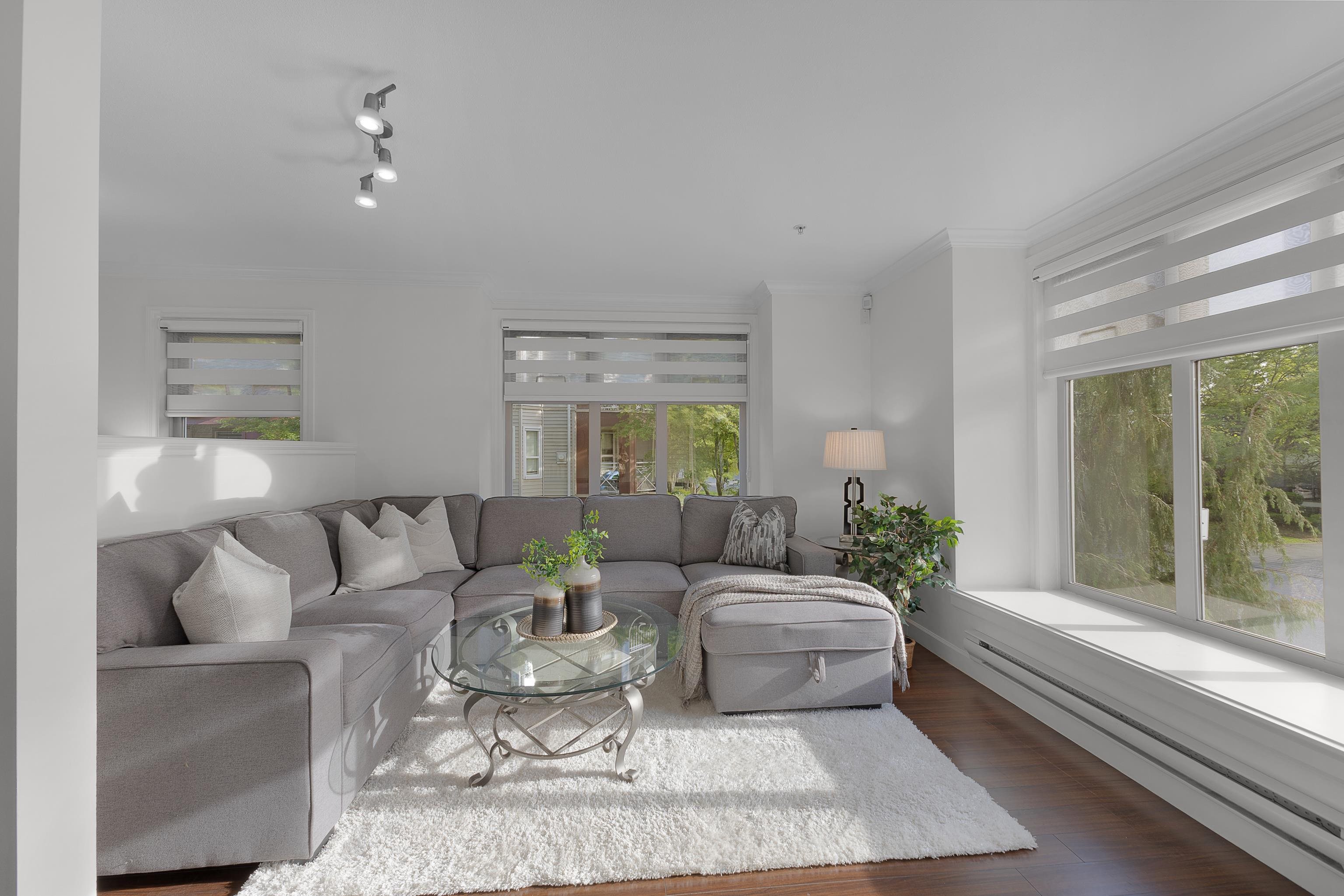 202 8084 120A STREET, R3125328, BC,