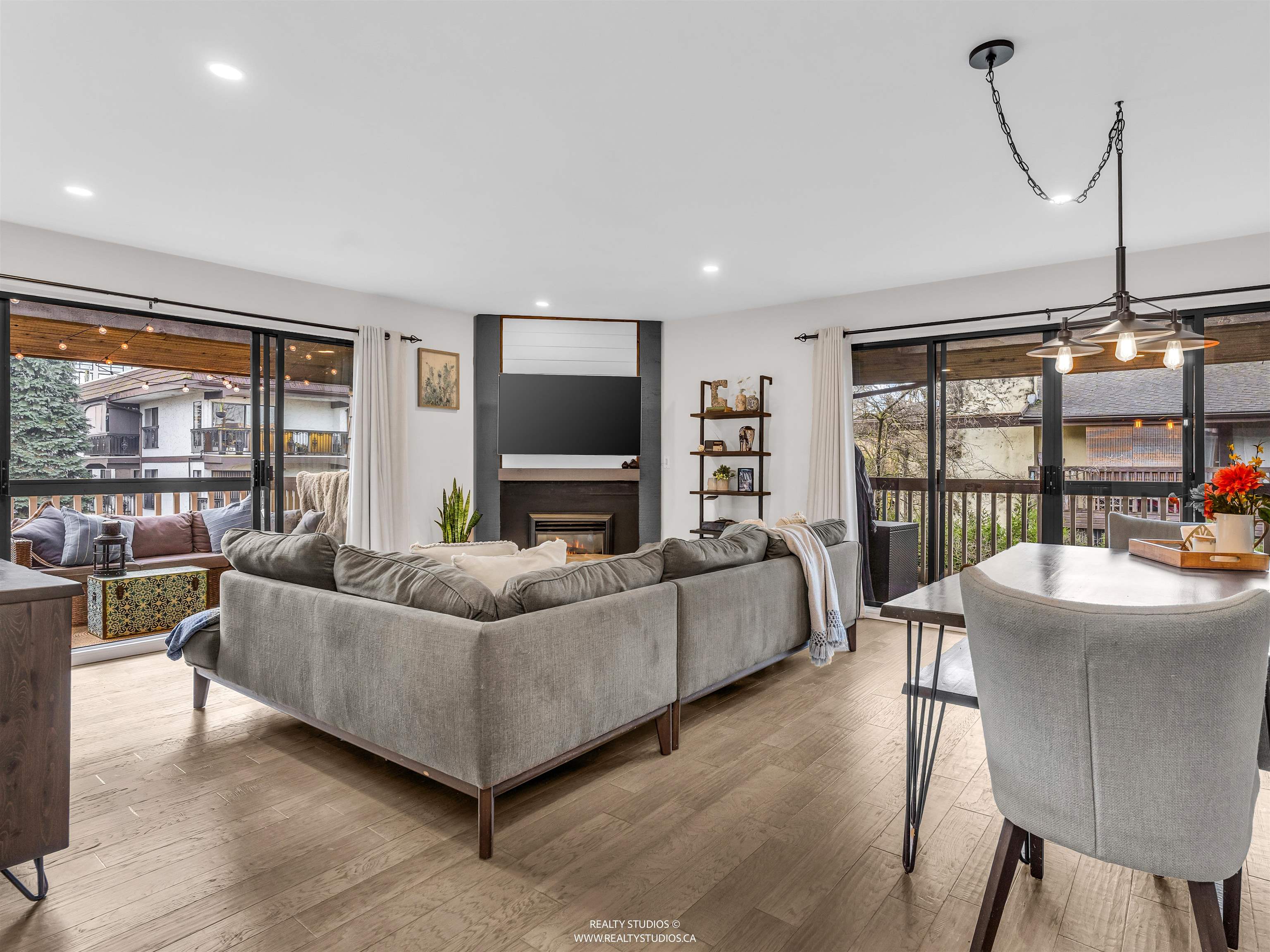 303 708 EIGHTH AVENUE, R3125473, BC,