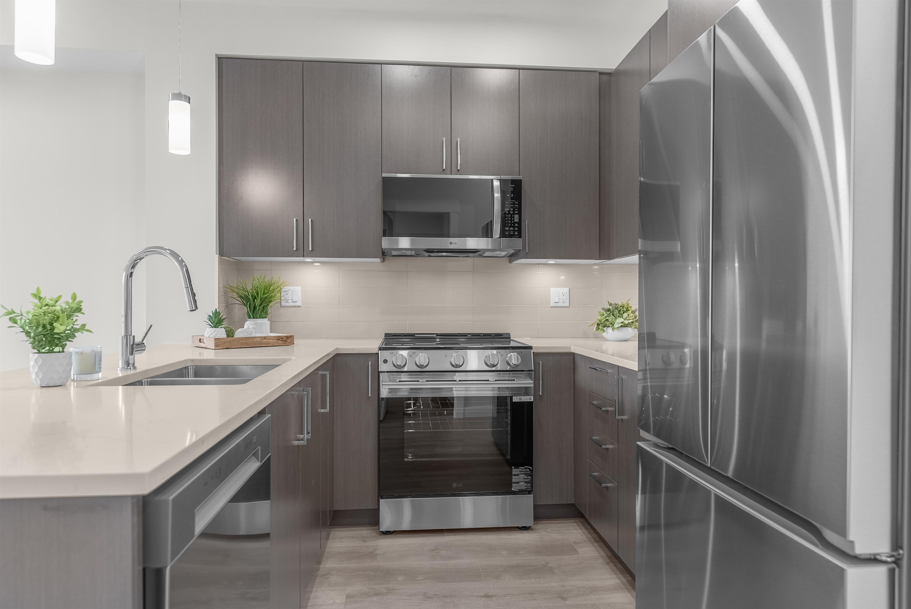 304 33886 PINE STREET, R3125898, BC,