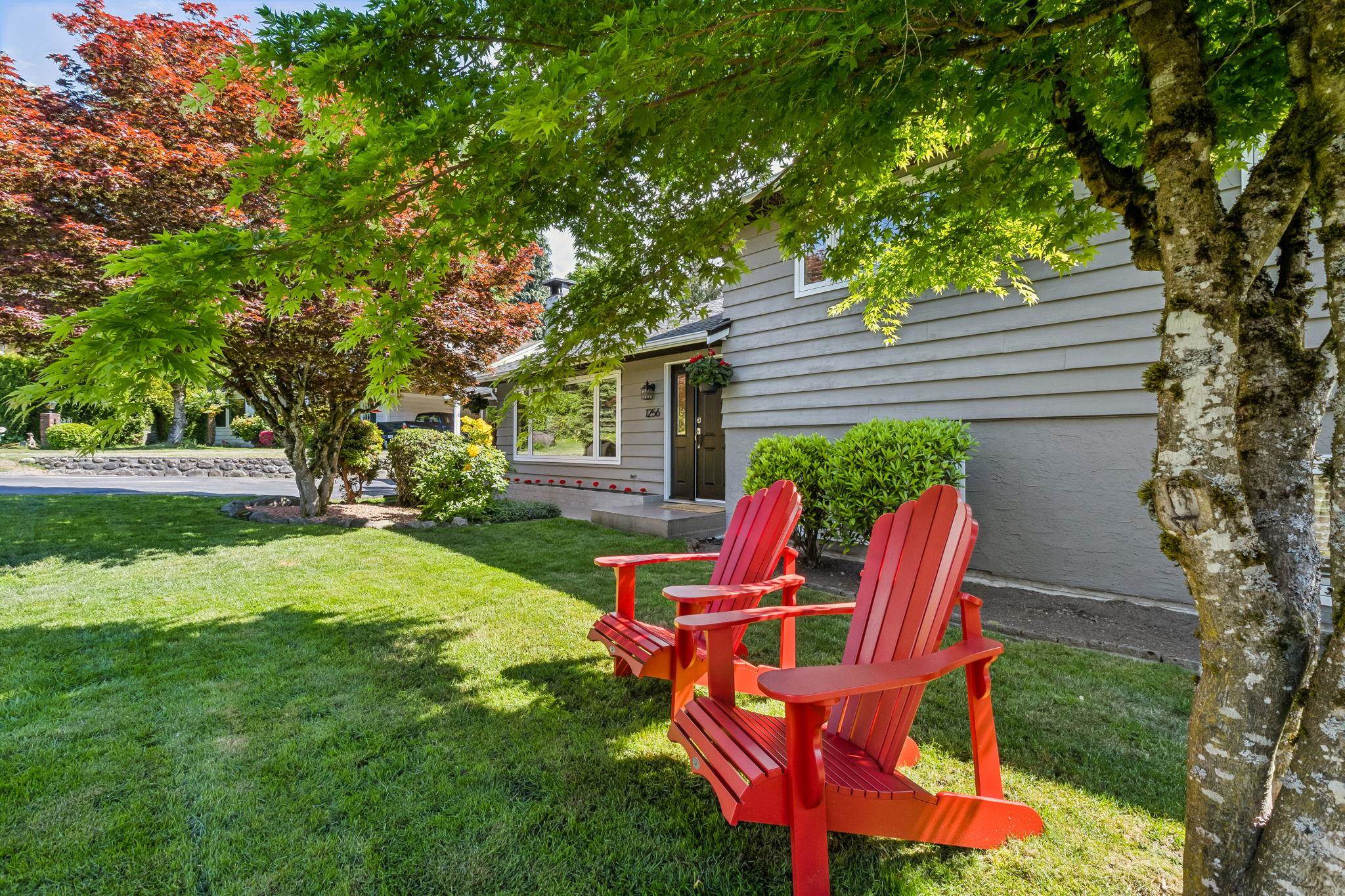 1256 EASTVIEW ROAD, North Vancouver BC V7J 1L6, R3126222, BC,