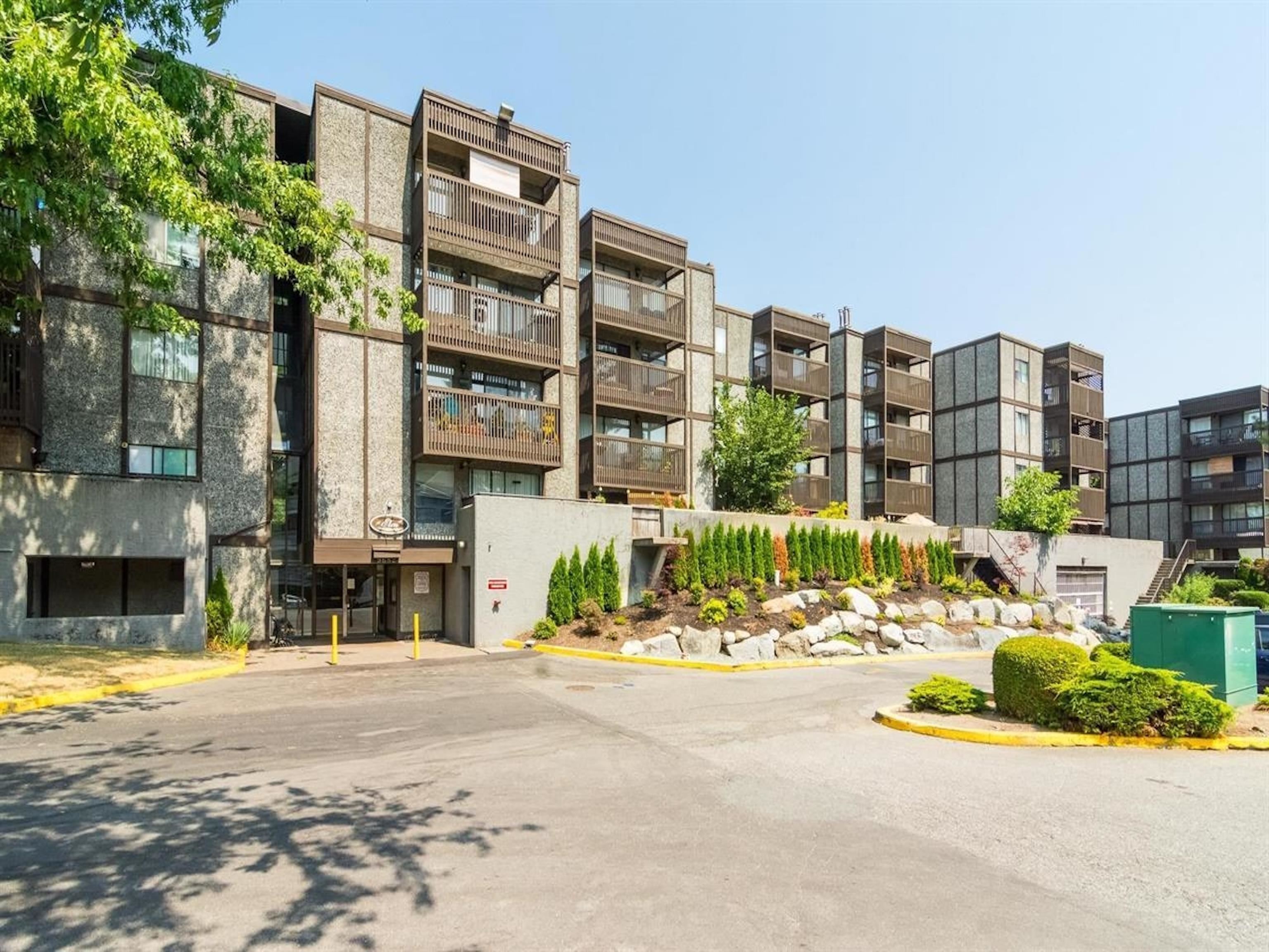 401 9682 134 STREET, R3126382, BC,