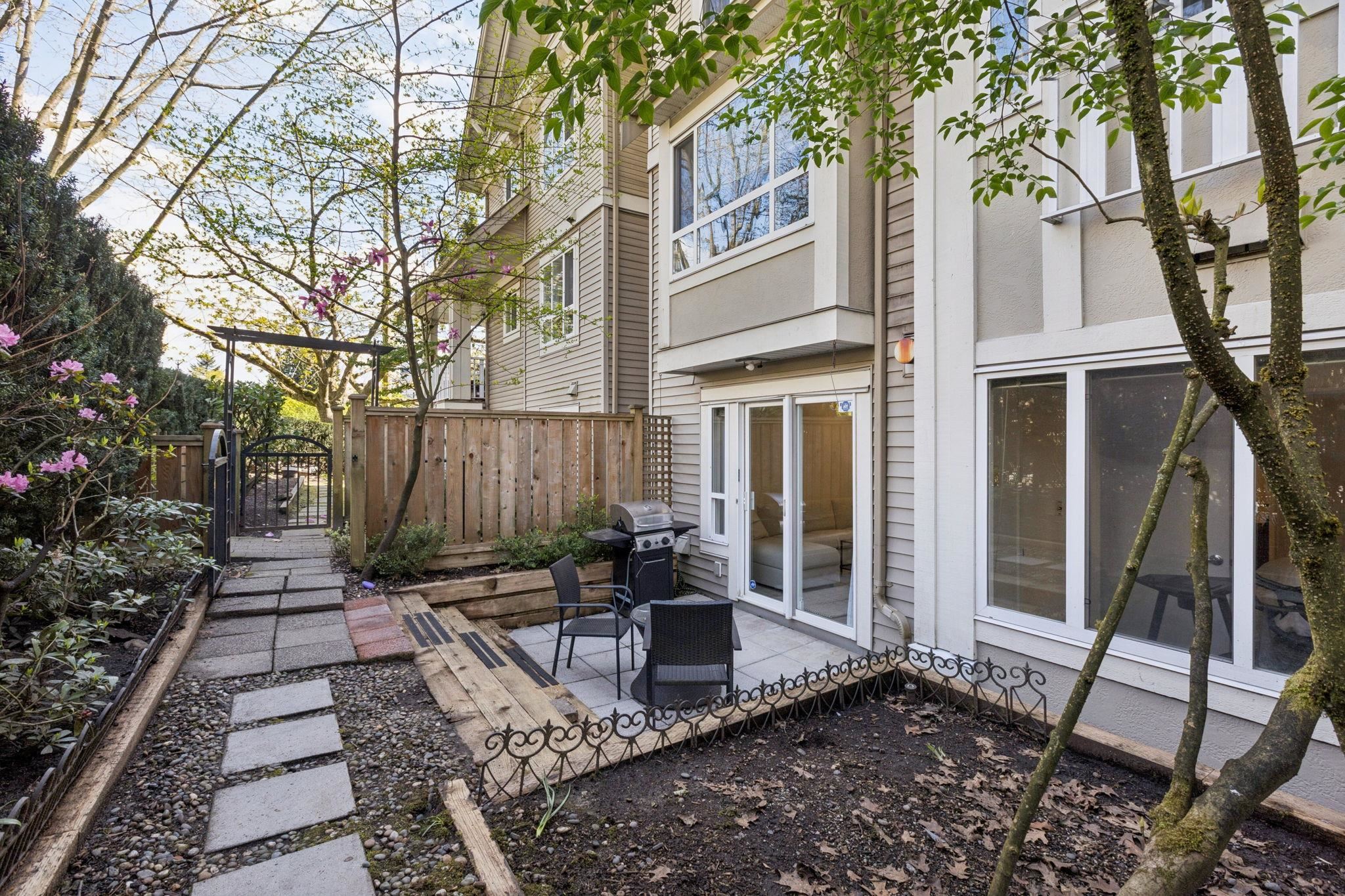 102 365 1ST STREET, R3126436, BC,