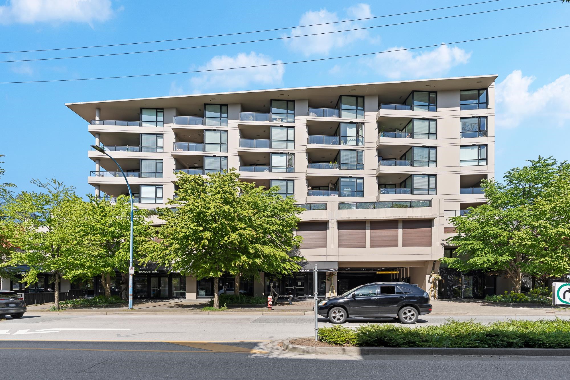 302 160 3RD STREET, R3126631, BC,
