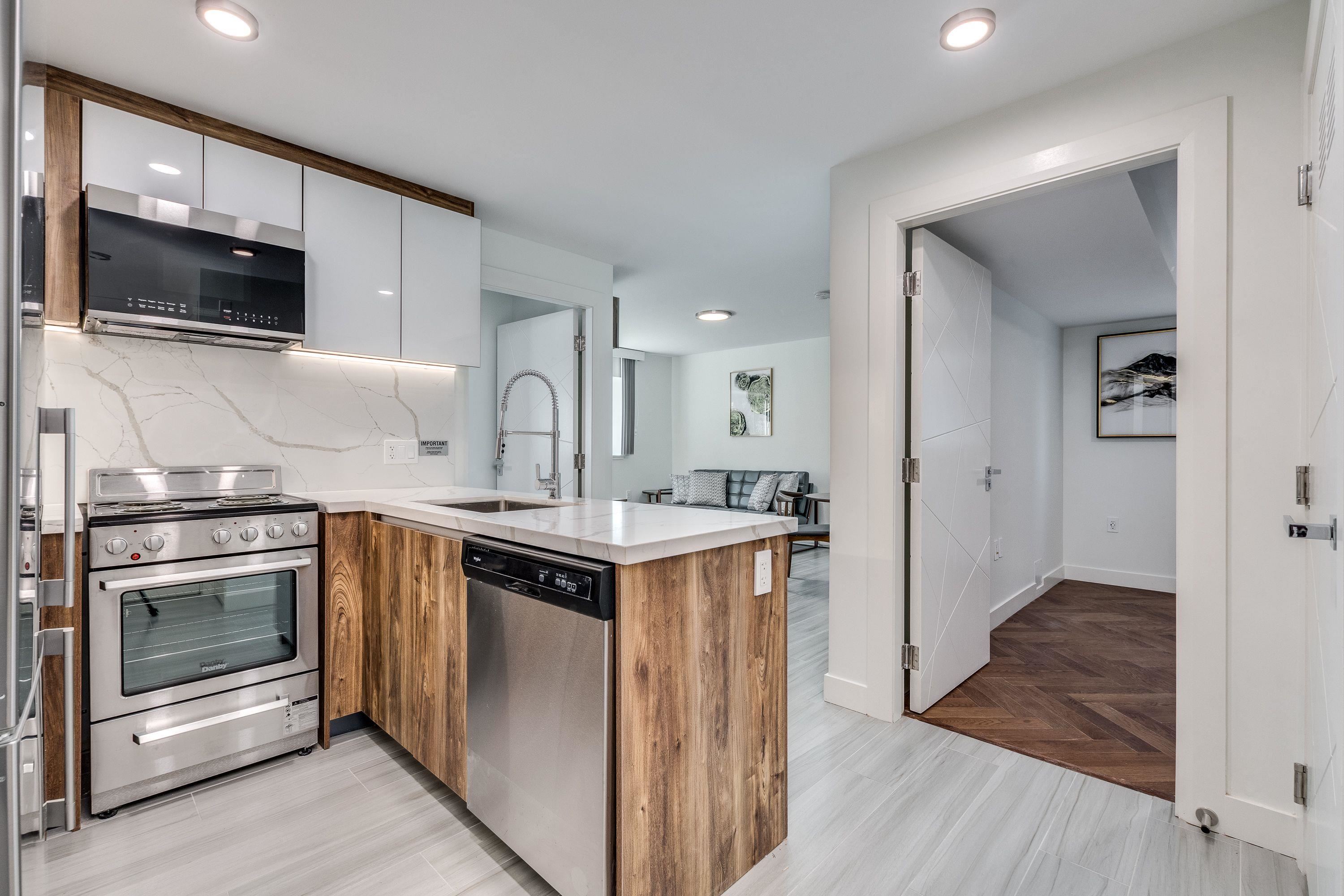 101 1168 PENDRELL STREET, R3126722, BC,