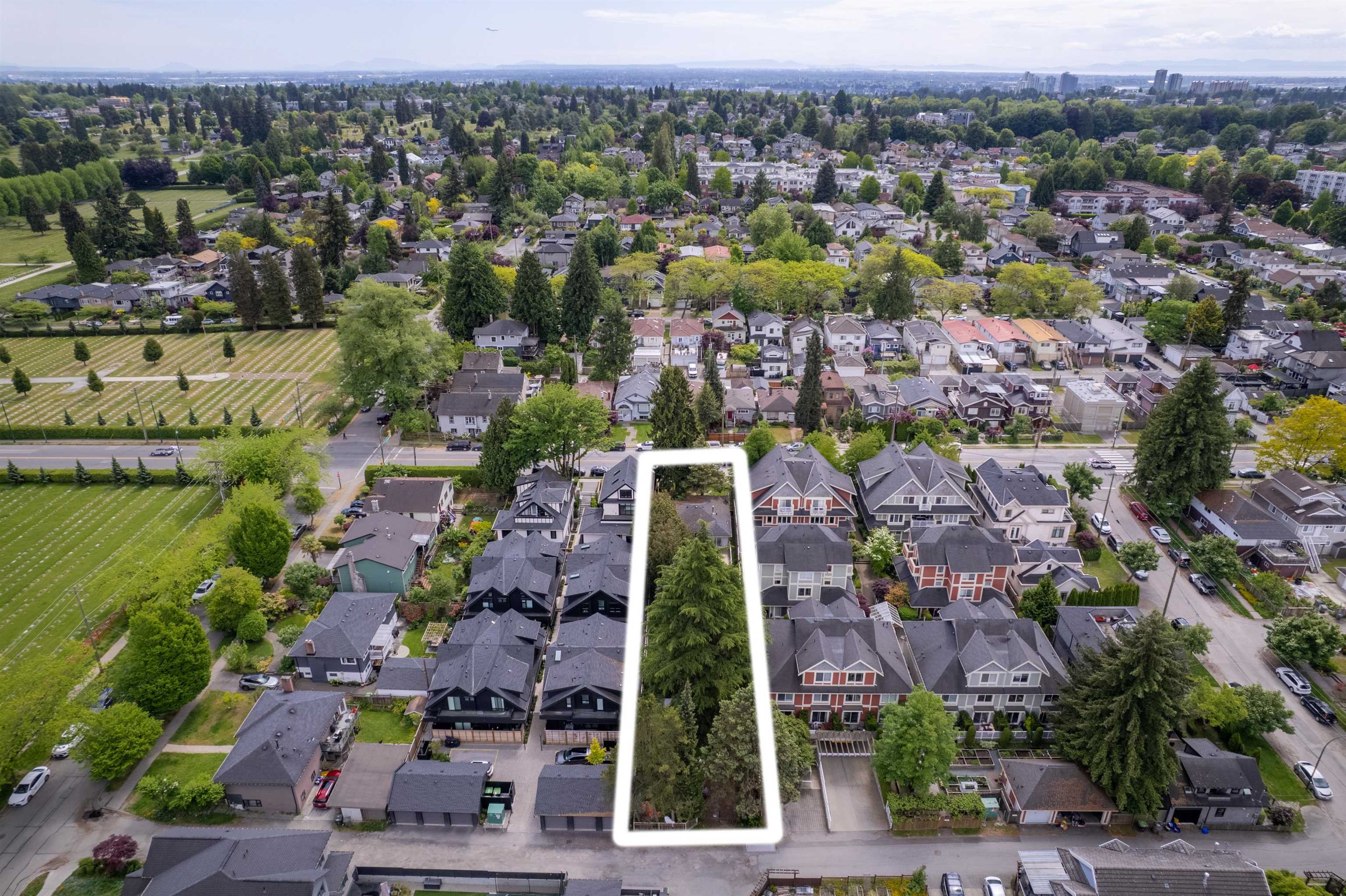 357 E 33RD AVENUE, Vancouver BC V5V 2Z8, R3126804, BC,