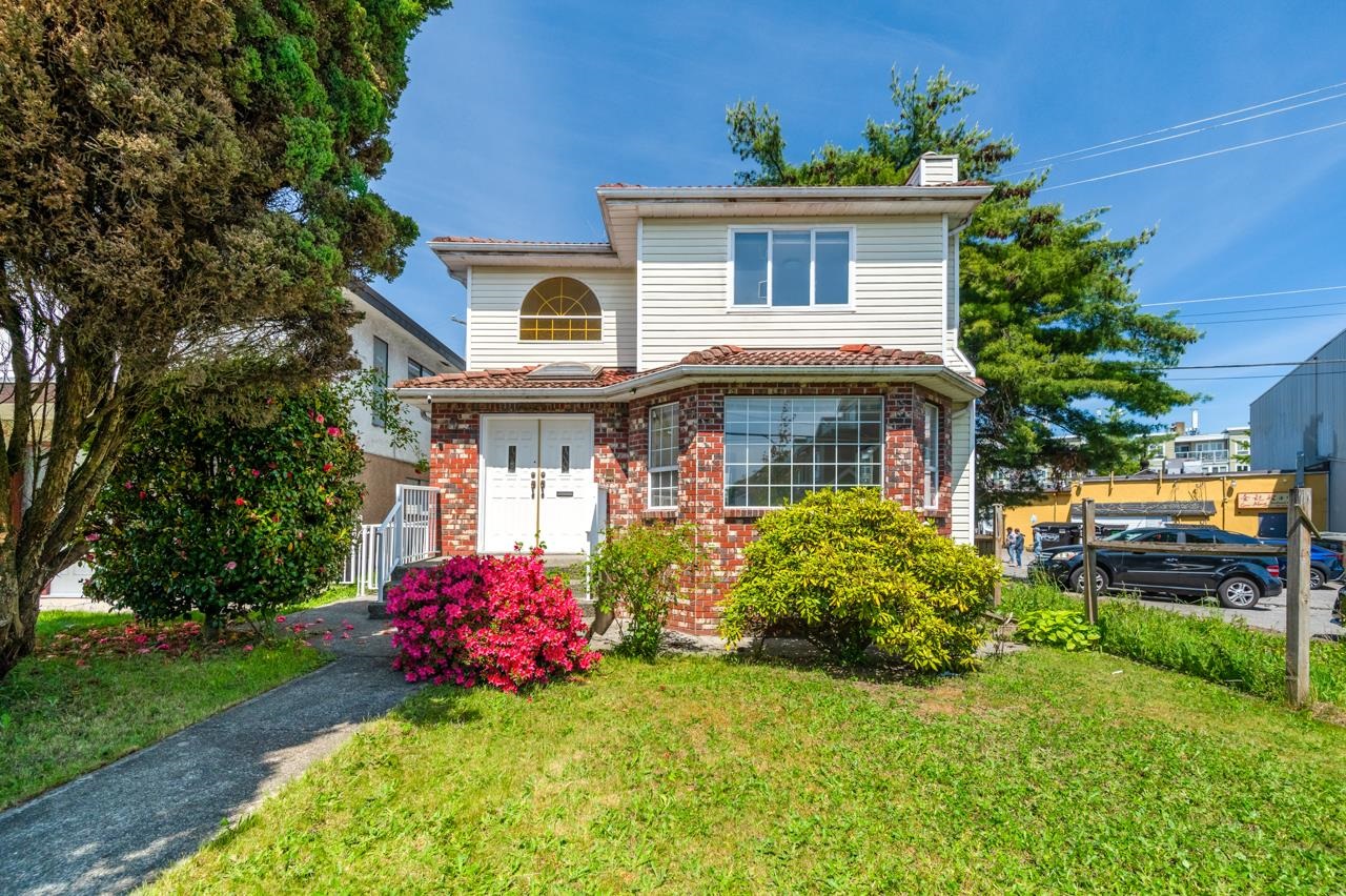 2547 E 34TH AVENUE, Vancouver BC V5R 2T1, R3127057, BC,